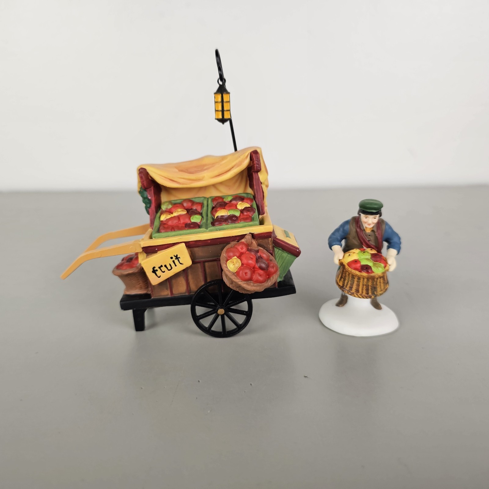 Dept 56 Chelsea Market Fruit Monger & Cart Heritage Village #5813-0