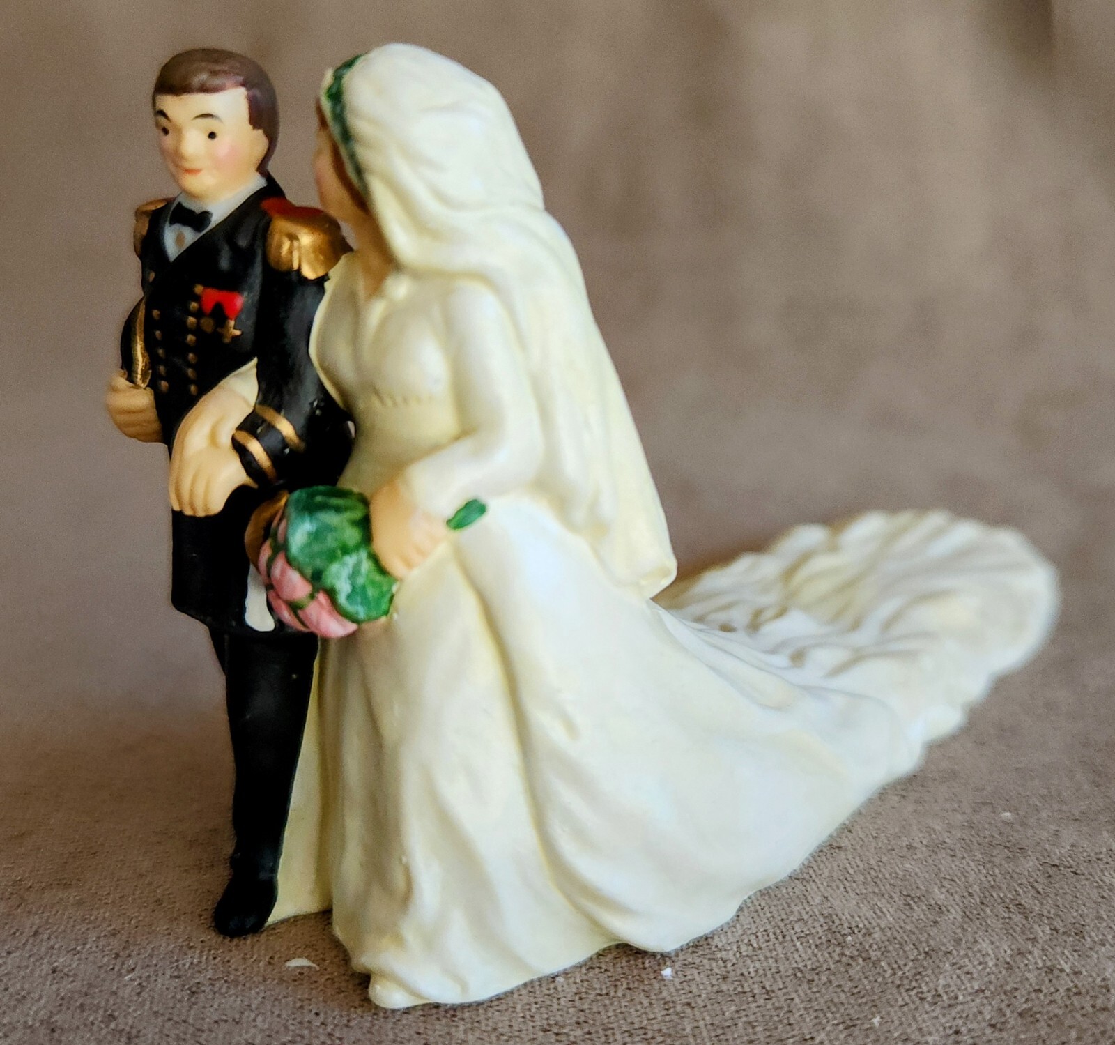 Here Comes The Bride #56300 Sound Of Music Dept56 Alpine Village-BUYER GUARANTEE