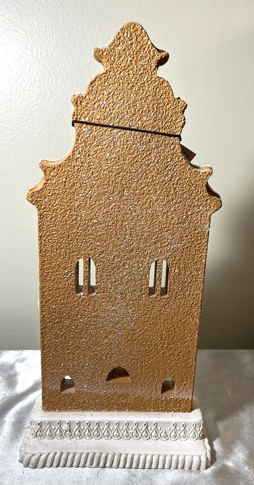Cupcakes & Cashmere 14″ FLAT Victorian Christmas Gingerbread House Decor