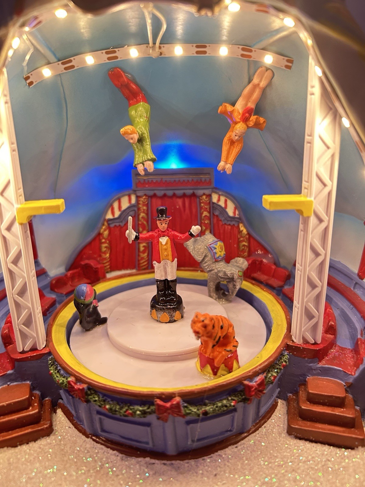 St Nicholas Square HOLIDAY CIRCUS Tent Music Motion LIGHTED HOUSE NEW 2025