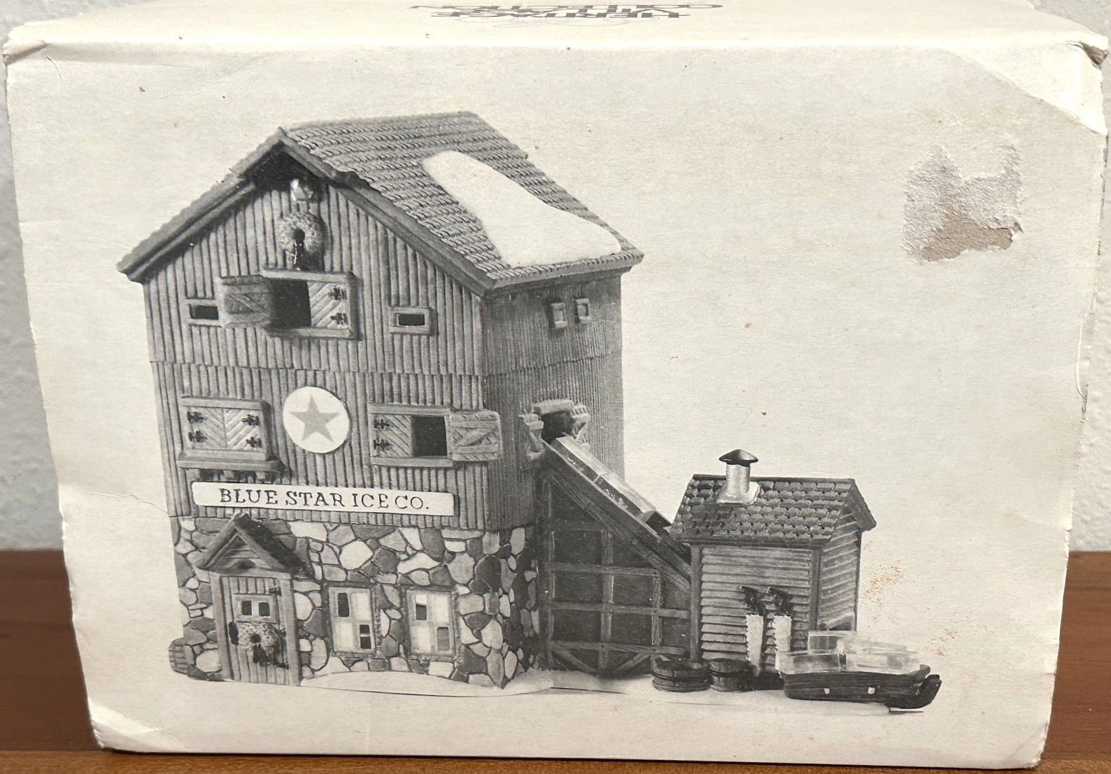 Heritage Village New England Series Blue Star Ice Co Department 56 #5647-2 Light