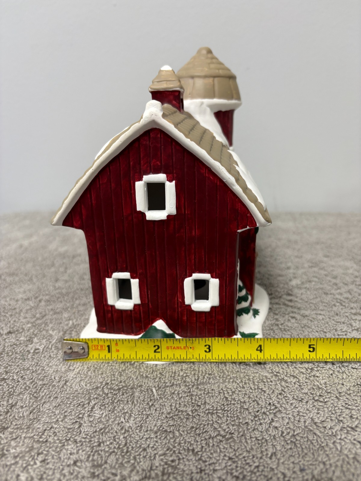 Pacific Rim Electric Ceramic Madison Barn w/box & Light Cord. #1914