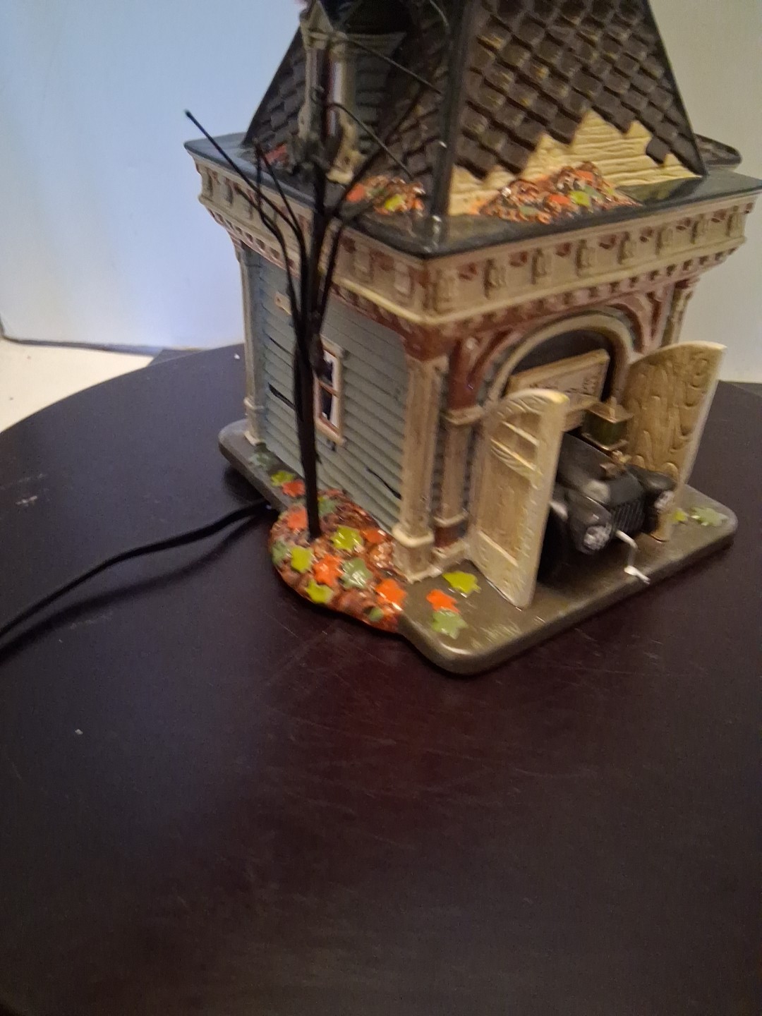 Vintage Department 56 Grimsly’s Garage Snow Village Halloween Works 2005. Nice