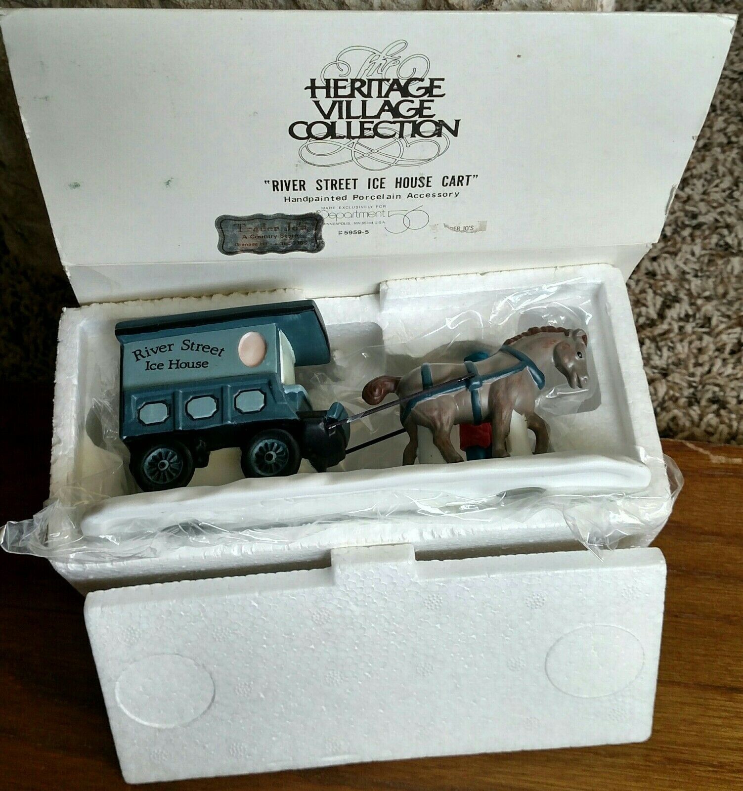 River Street Ice Cart #59595 Dept 56 Christmas In The City -BUYER GUARANTEE