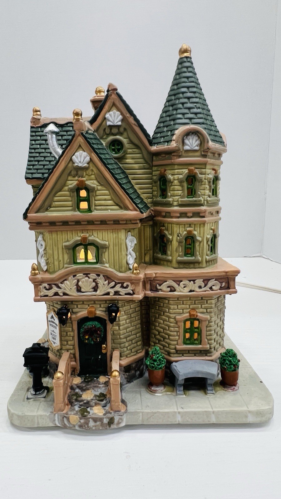 Lemax Village Collection “The Weatherford House” 35520 Retired 2013 NEW !