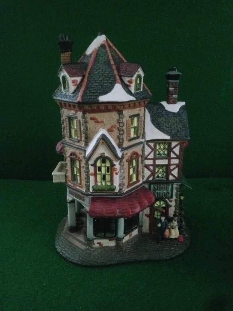 Grandeur Noel Victorian Village Antique / Shoe Shop Christmas 2003 Replacement
