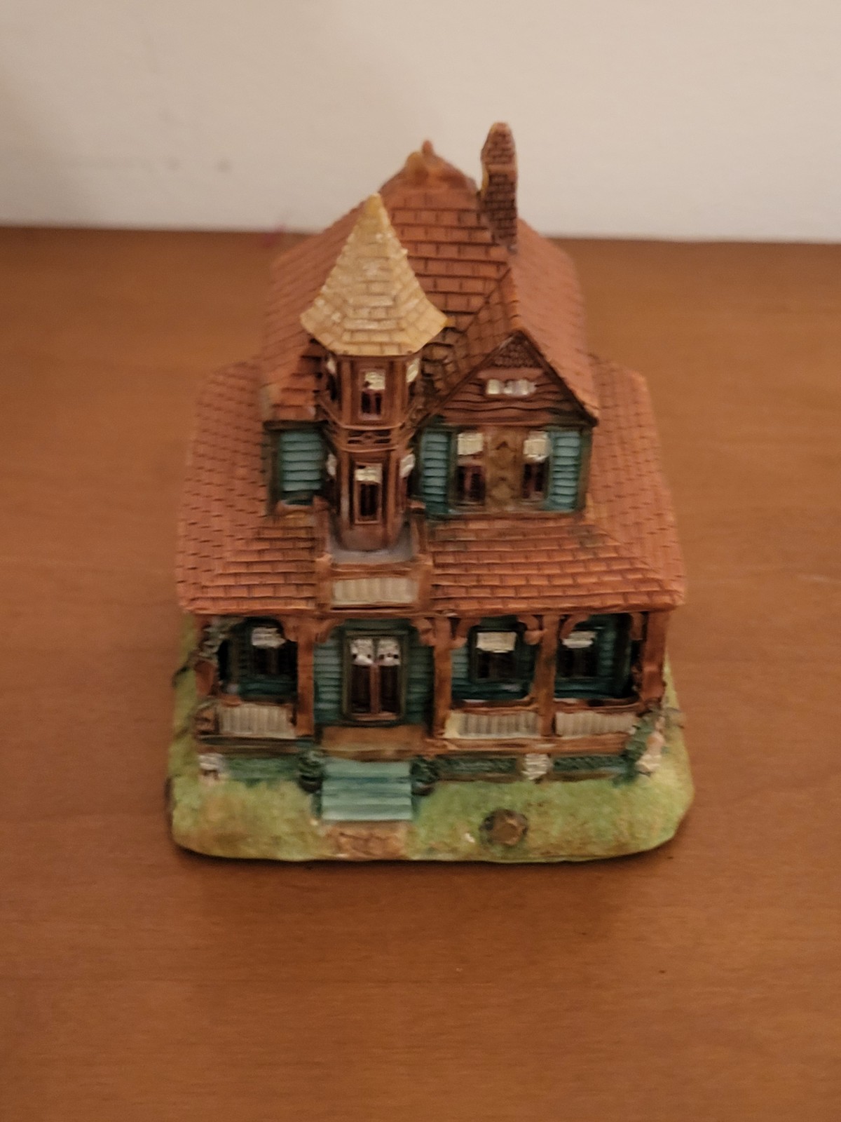Vintage Christmas Village Houses from K’s Collection 4 inch resin