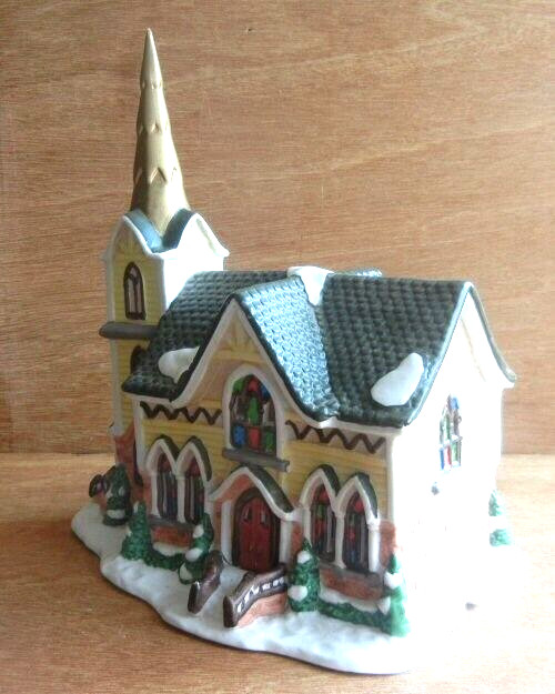 1996 SEASONAL SPECIALTIES CHRISTMAS VILLAGE LIGHTED CHURCH HEARTLAND COLLECTION
