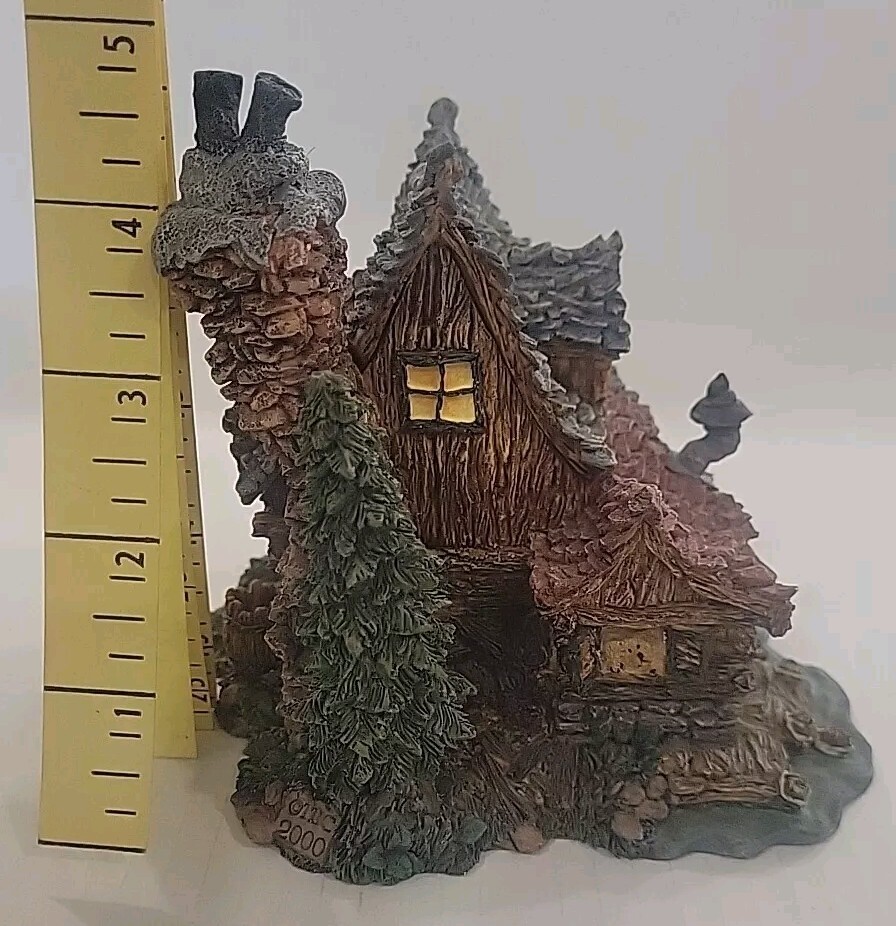 BOYDS TOWN “THE BEARS DEN”—EDMUND’S HIDEAWAY & good friends. Miniature.