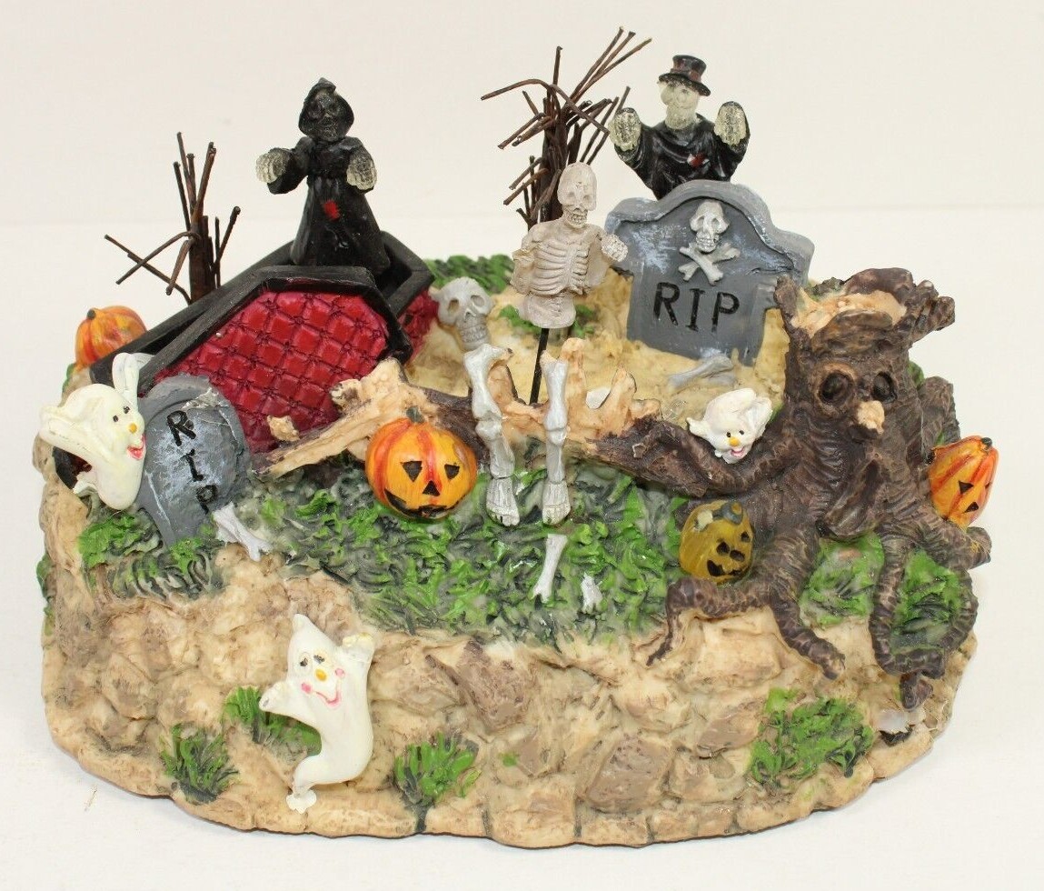 Halloween Lighted Animated Graveyard Scene – Unknown Maker