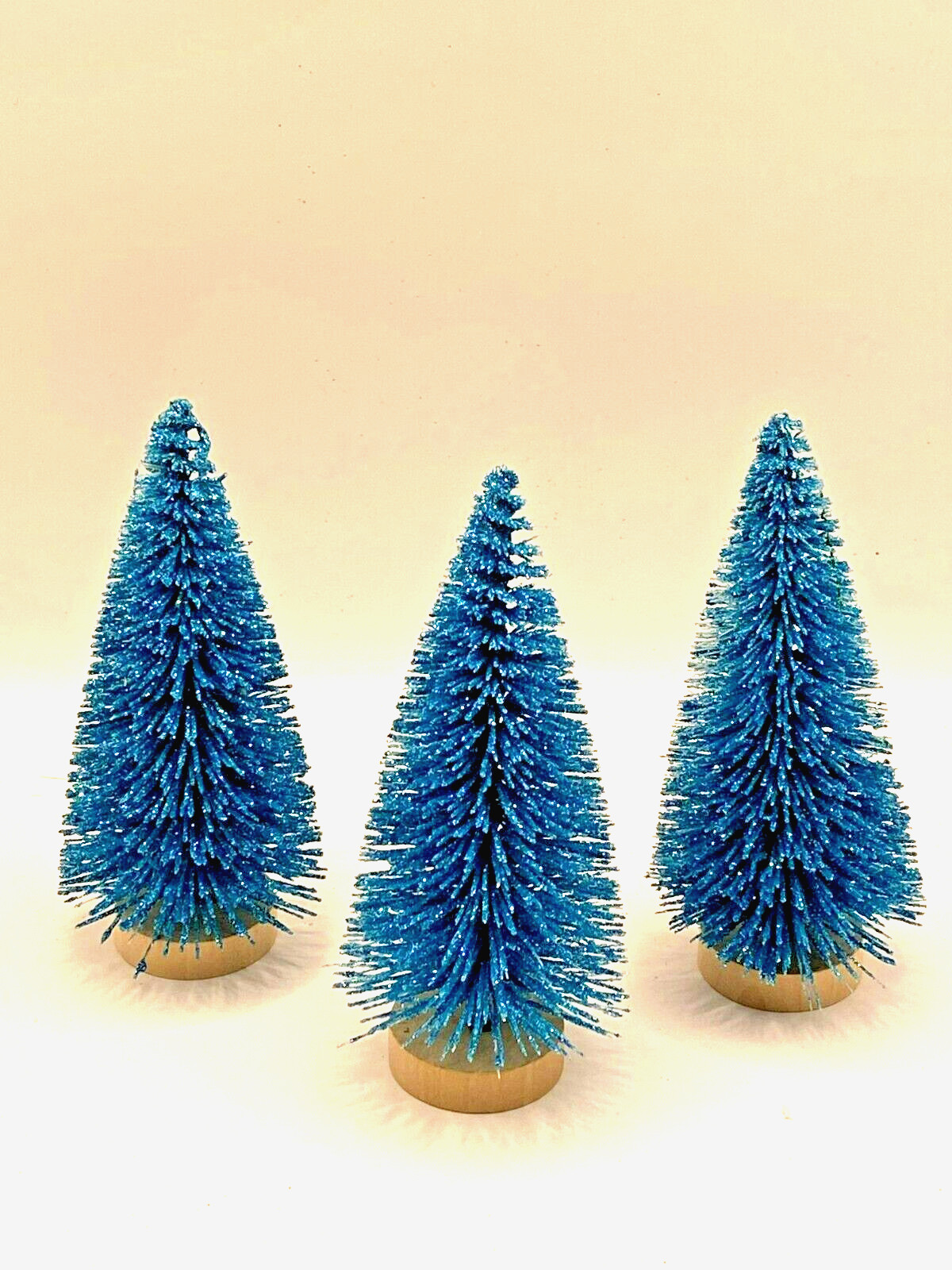 NEW VILLAGE TRAIN LANDSCAPE ACCESSORY 5″ BLUE SPARKLE TREES 3 PACK TABLETOP