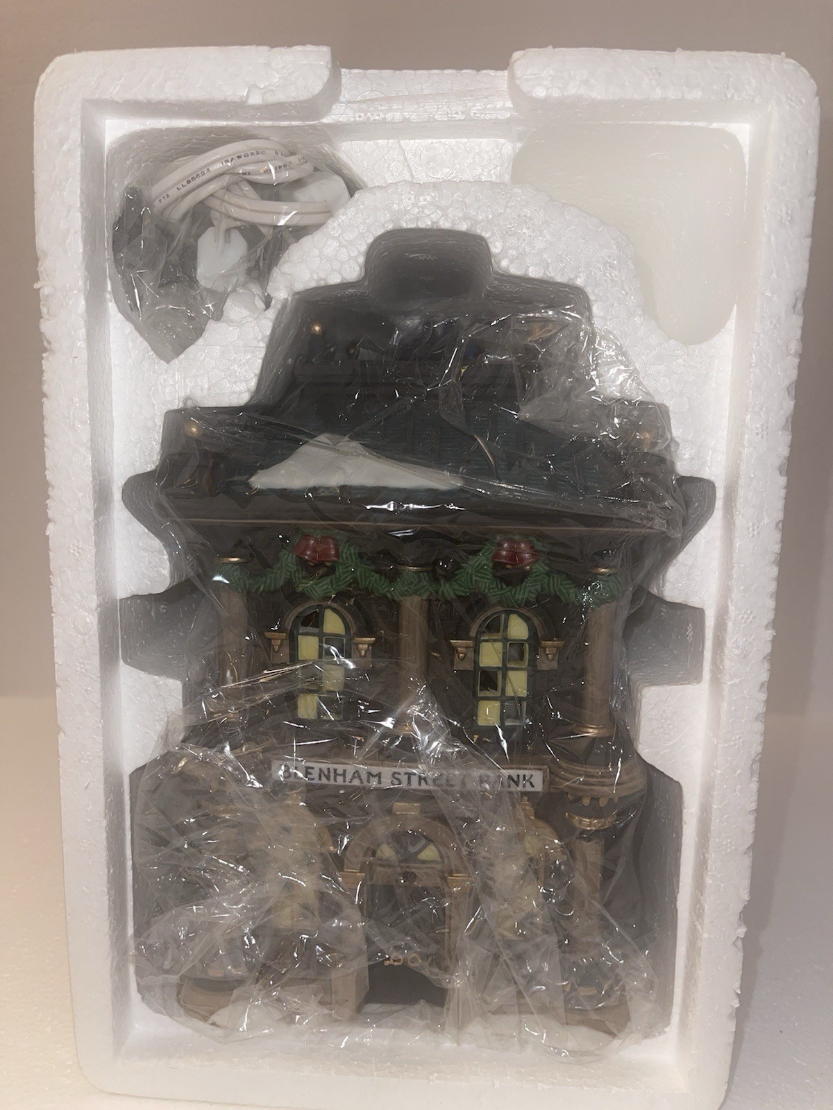 DEPT 56 DICKENS VILLAGE SERIES “BLENHAM STREET BANK” #58330 BRAND NEW