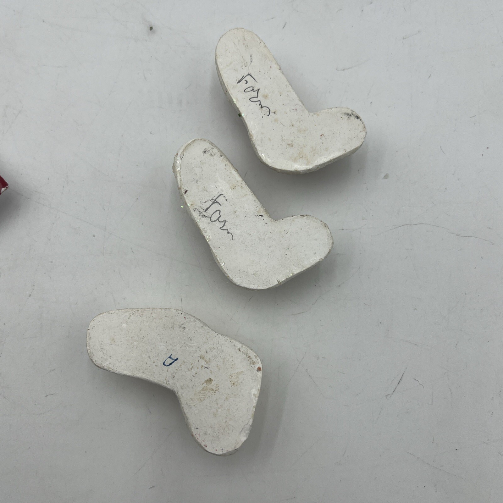 COBBLESTONE CORNERS MINIATURES 3 PIECE SET + 6 UNKNOWN PIECES – LOT OF 9 PIECES