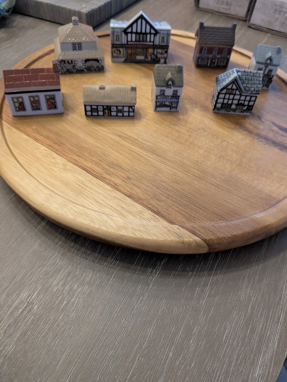 Wade Of England Whimsey-on-Why English Village Miniature Porcelain Set 4