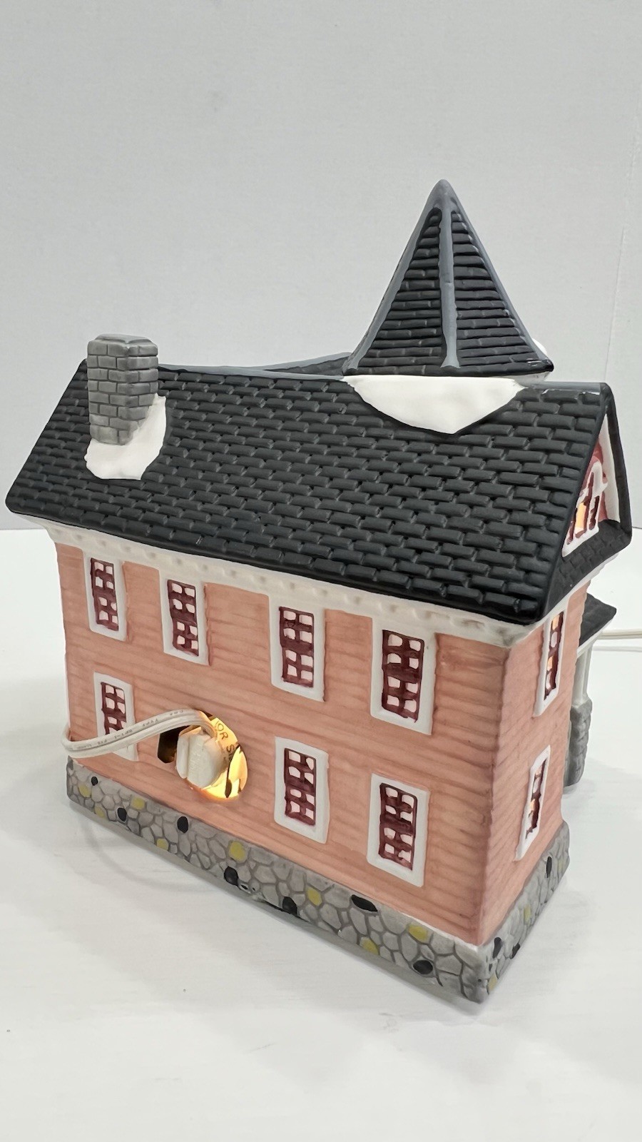 Heartland Valley Village “ Pink Victorian” Lighted House 1998 Excellent W/Box