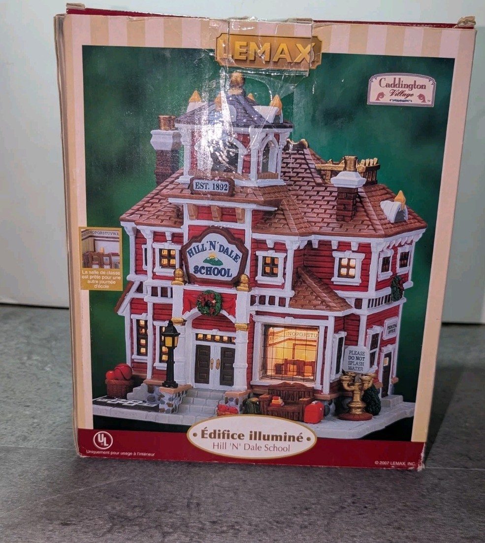 Lemax Caddington Village Hill N Dale School Lighted Building 2007 Christmas READ