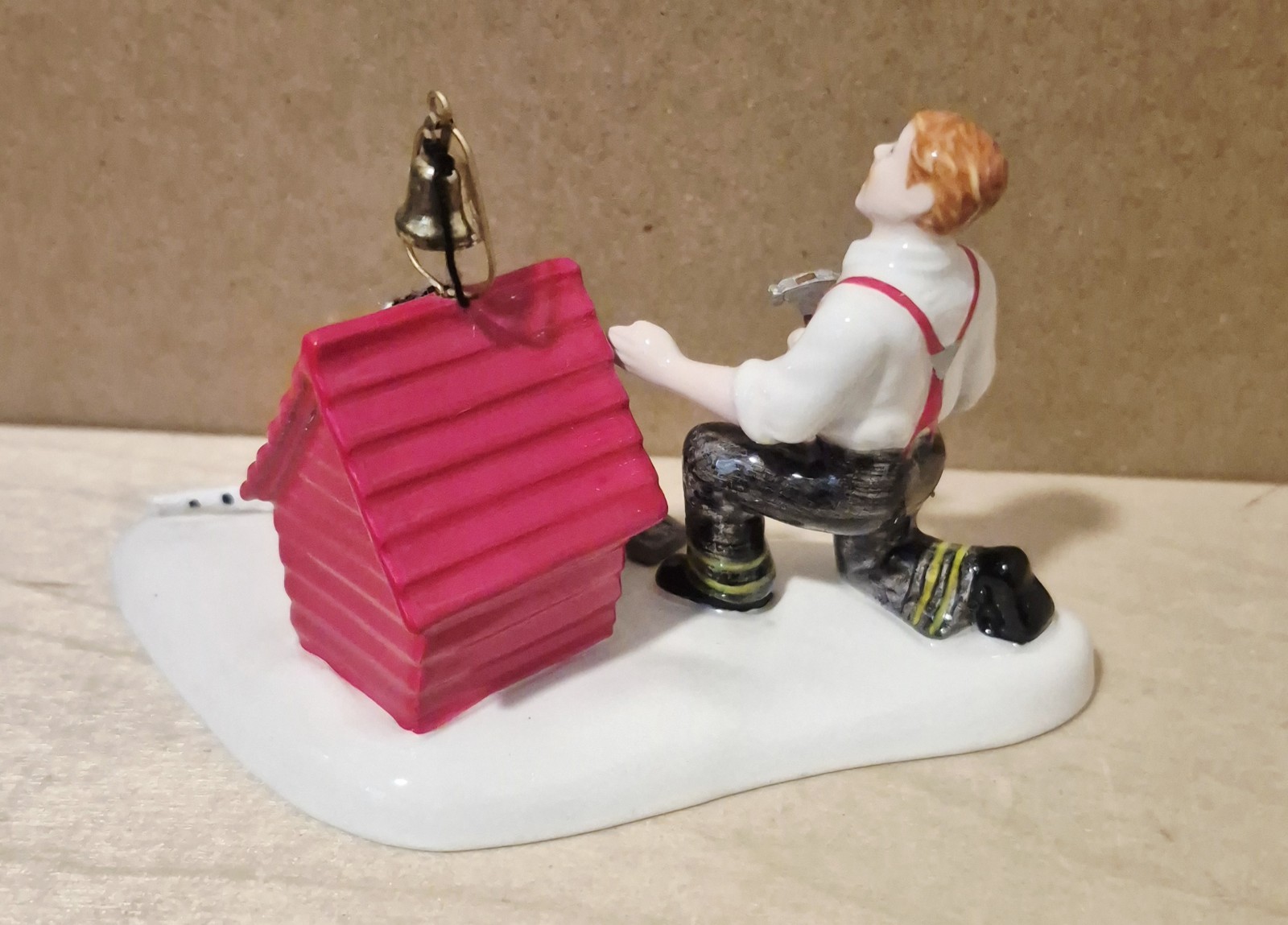 Dept 56 Snow Village #55401 Porcelain “SPARKY’S NEW DOGHOUSE” 4.25″ X 2.5″