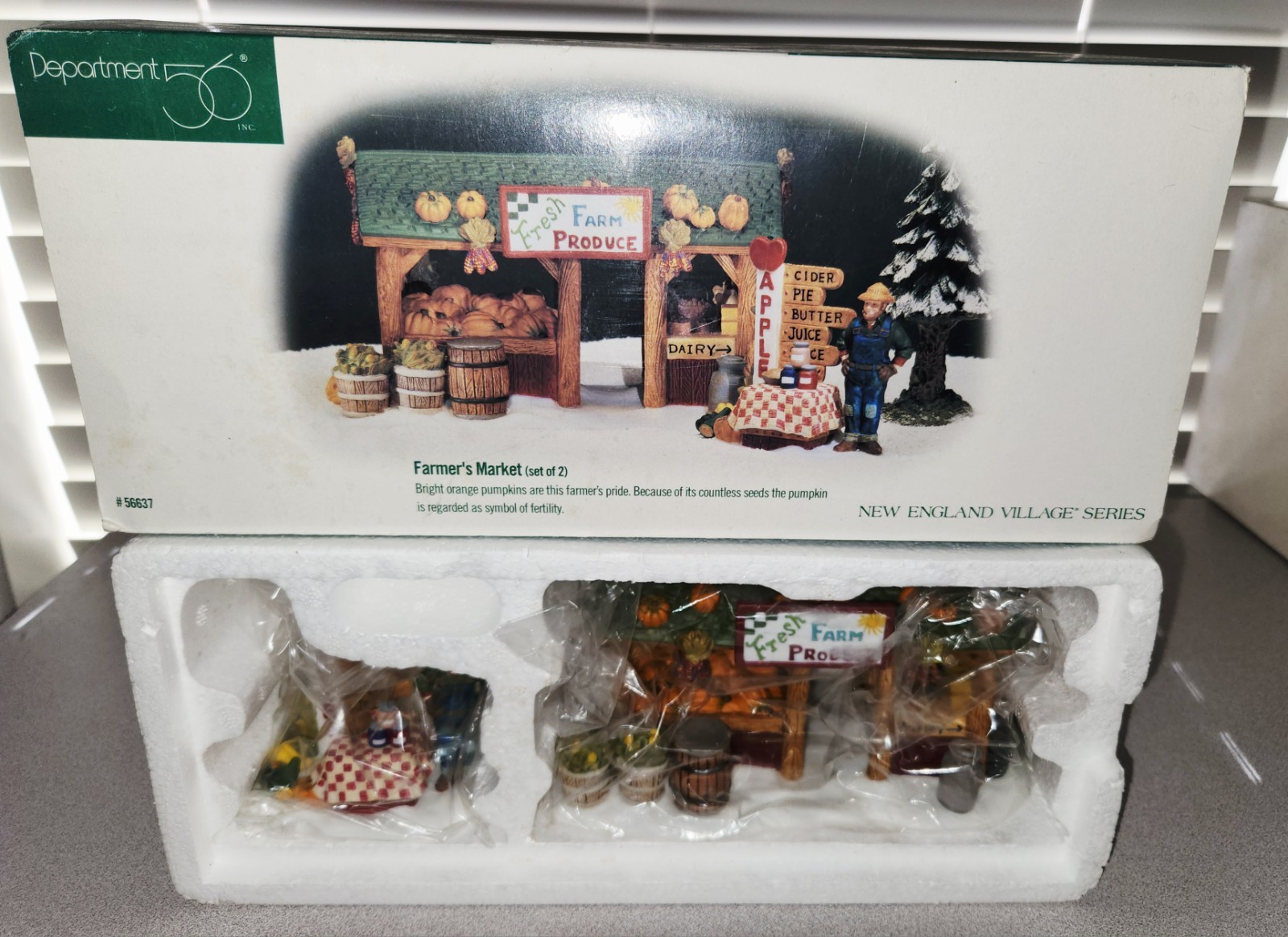 Department 56 New England Village Farmer’s Market New