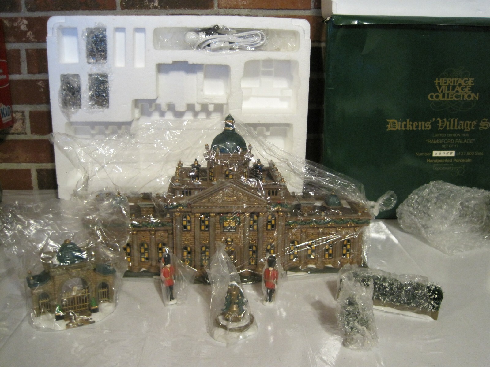 DEPT. 56 DICKENS’ VILLAGE LIMITED EDITION 1996 “RAMSFORD PALACE” SET OF 17–NEW