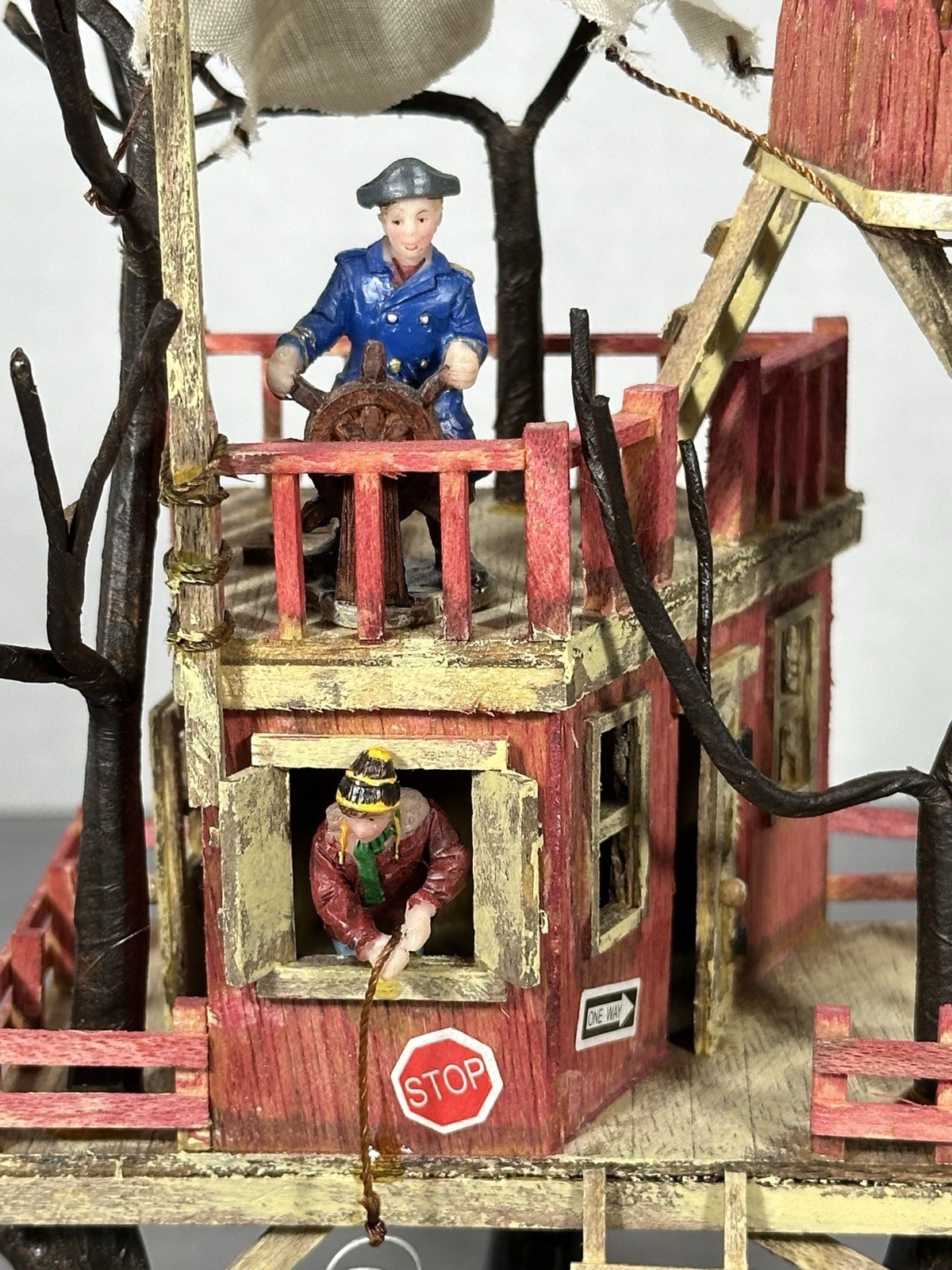 Lemax Adults Keep Out Treehouse 2004 Village Collection Table Accent w/ Box