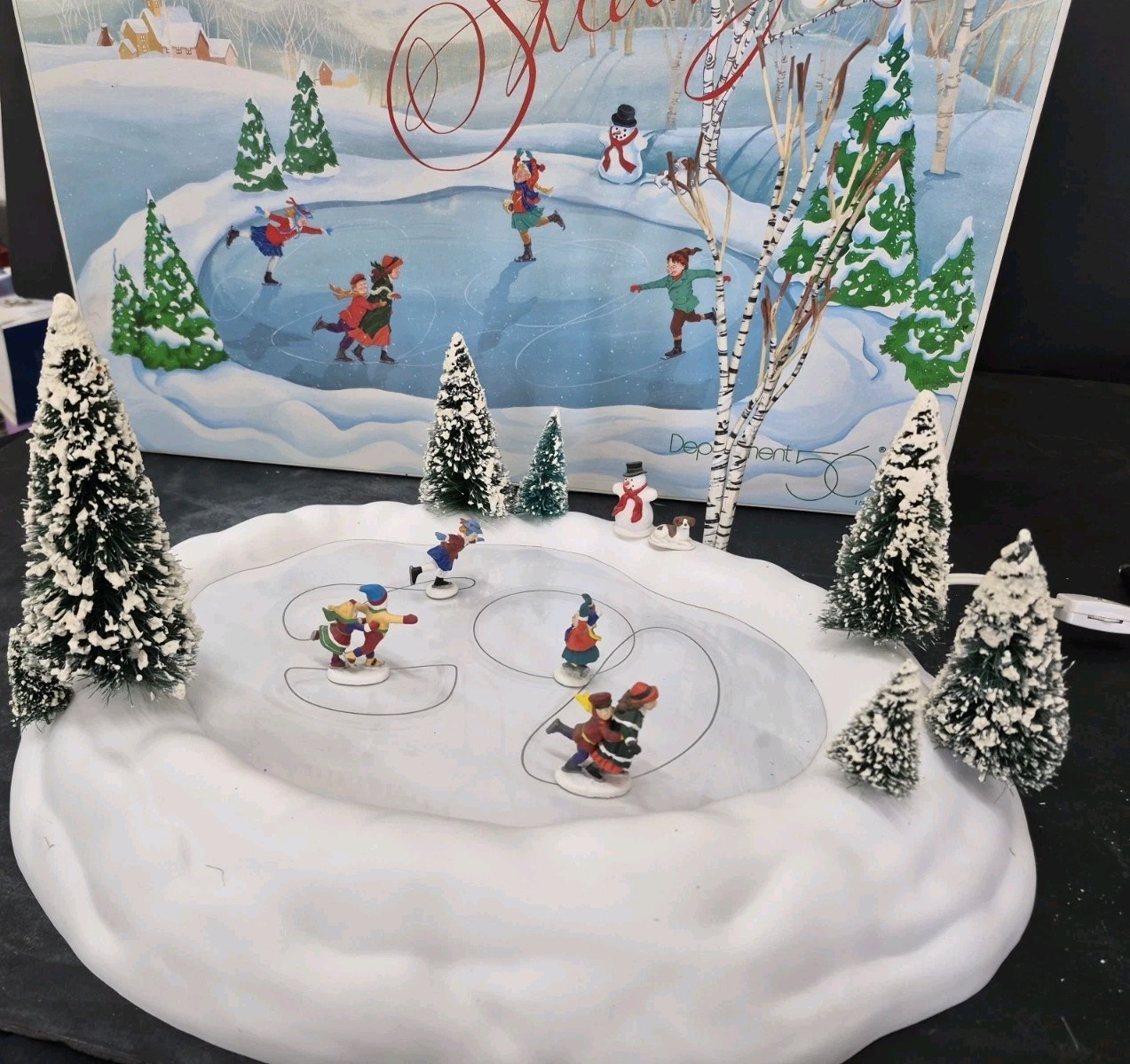 Dept 56 Village Animated Skating Pond #52299 Retired Works Excellent ! So Cute!
