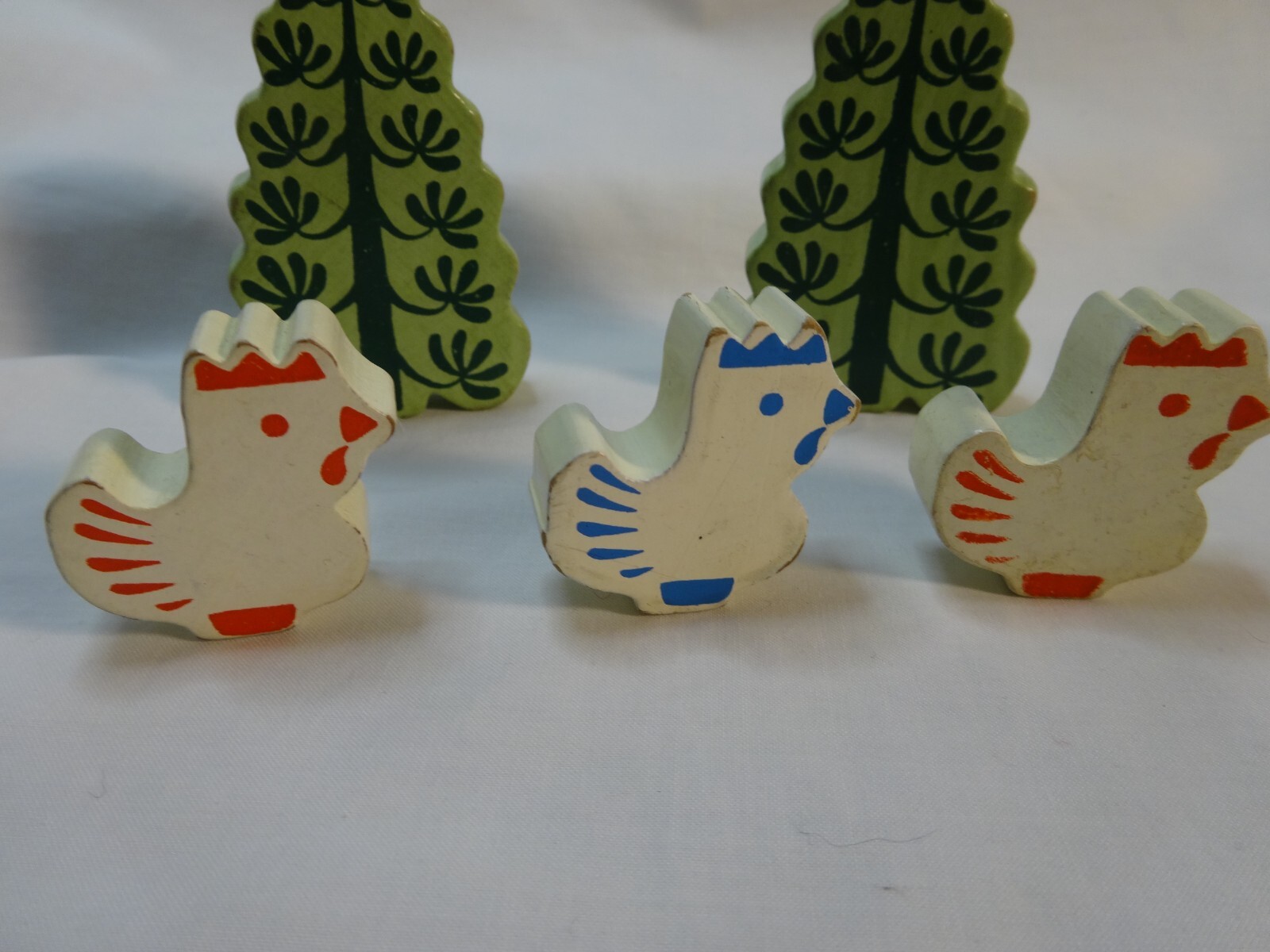 Vtg Whimsical WOOD Painted Village Toy Farm Pieces Chickens Trees 3″
