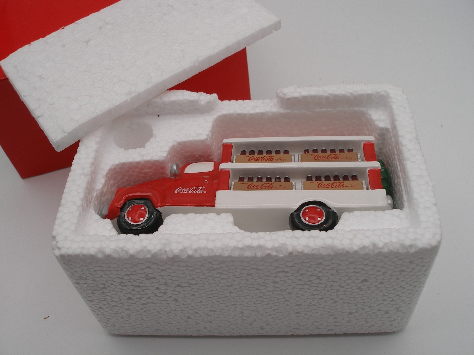 Department 56 “Coca Cola Delivery Truck” Snow Village Accessory #5479-8 L10