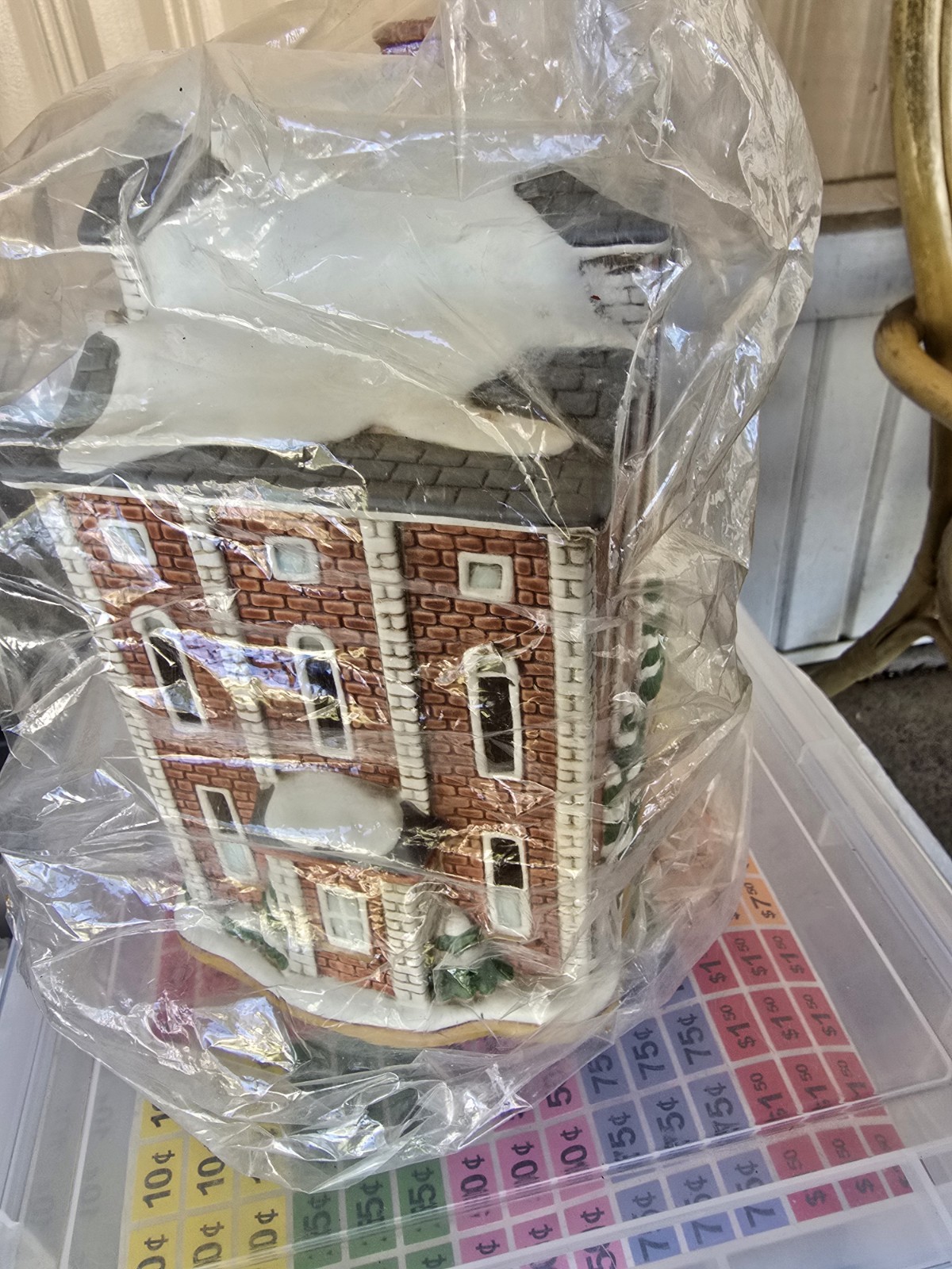 Mundt Manor Cwd01008 Christmas Village House Porcelain House with Box Vintage