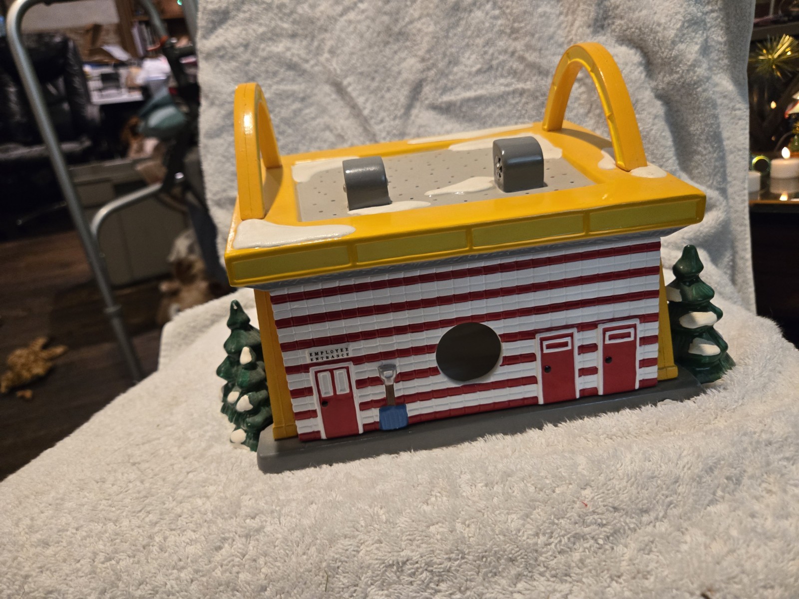 Dept 56 The Original Snow Village McDonald’s Ceramic Christmas Building 54914
