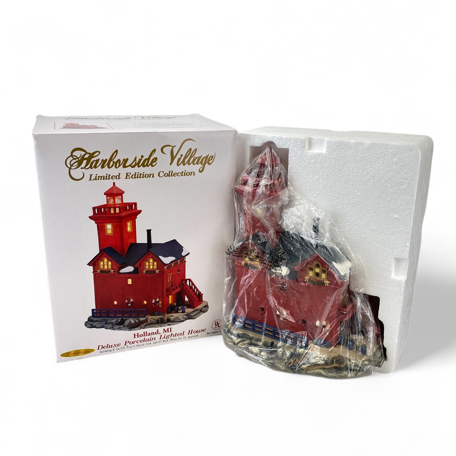 Harborside Village Collection “Holland, MI” Lighted House in Original Box