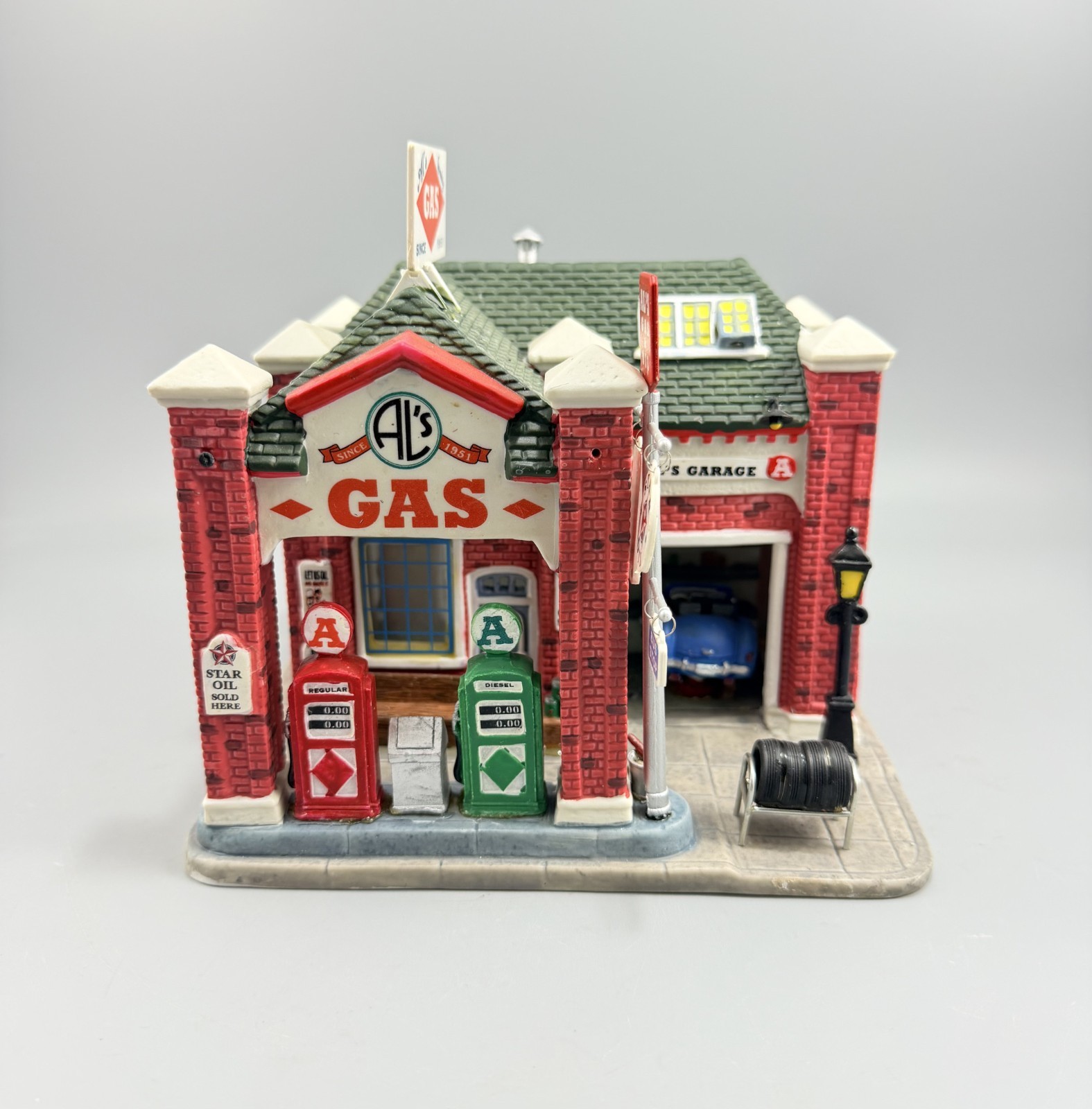 2006 Lemax Harvest Crossing Al’s Gas Station Christmas Village Retired