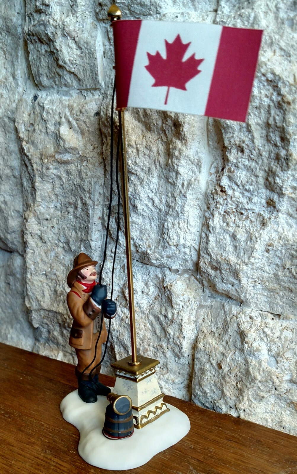 Dickens Raising The Flag #58555 Department 56 Dickens Village-BUYER GUARANTEE