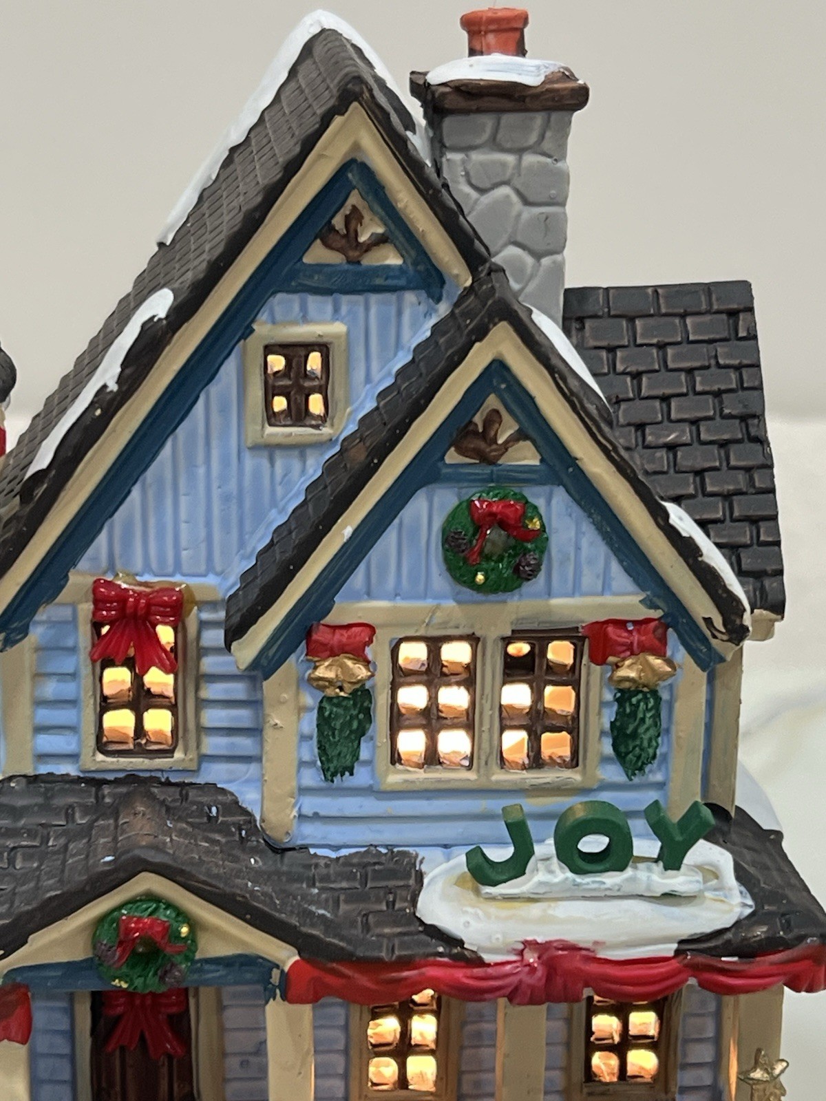 Lemax “Christmas Joy Residence” Porcelain Lighted Building 2023 Excellent & RARE