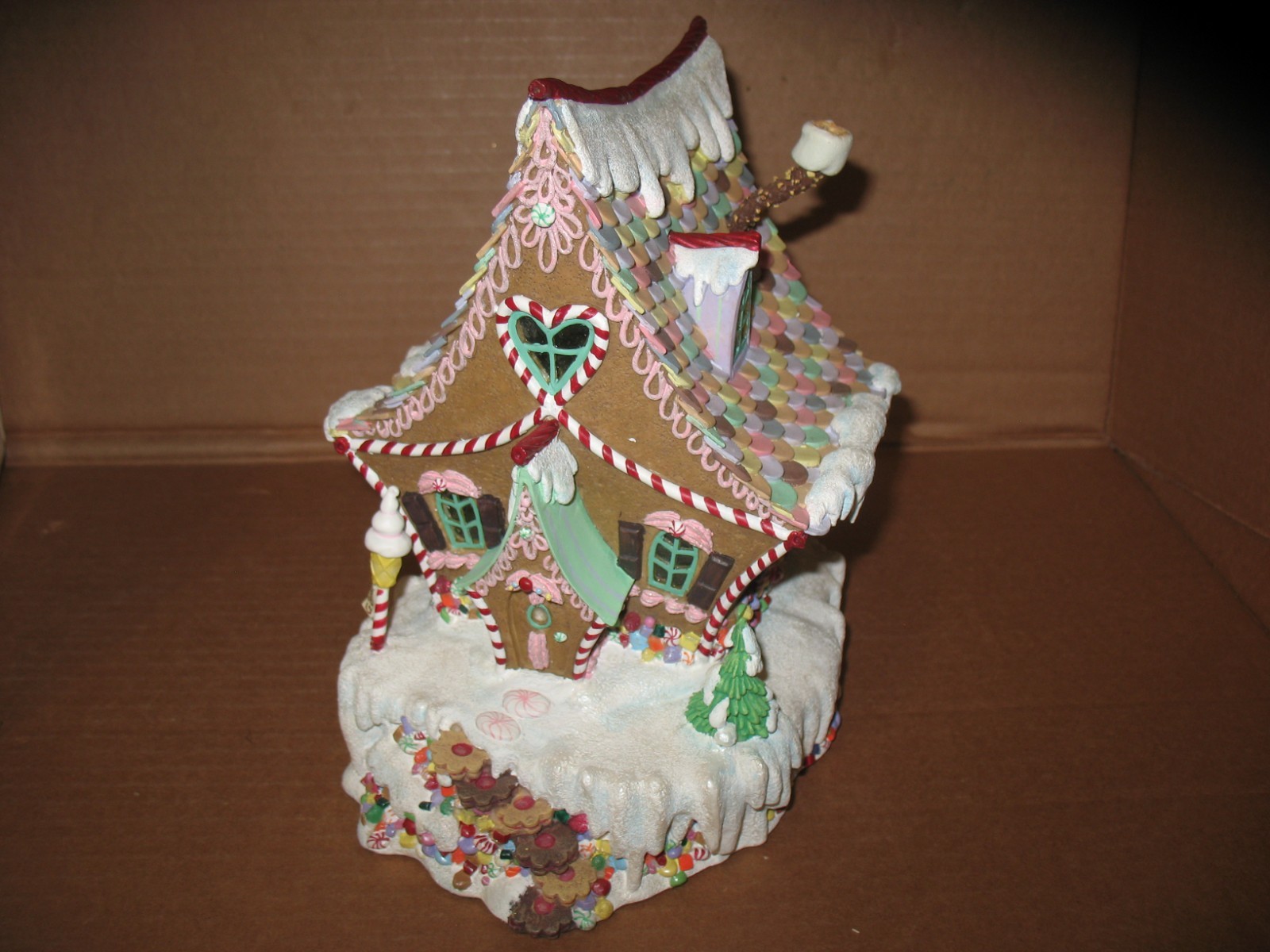 DANBURY MINT Home Sweet Home Ceramic Gingerbread House Christmas Light up w/Box