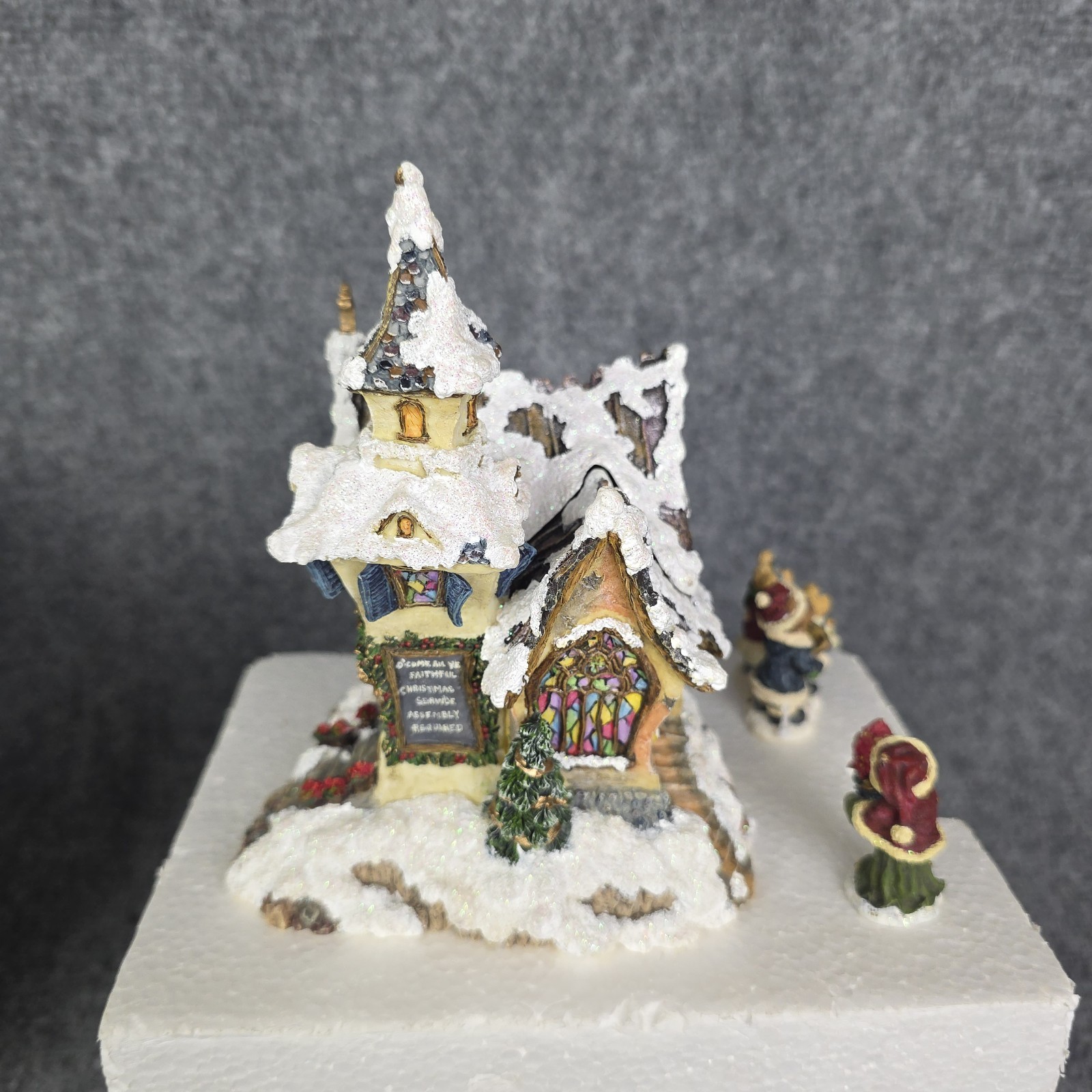 Boyds St Nicholas Chapel Village w Bear Carolers & Figures Lot Xmas w Box & COA