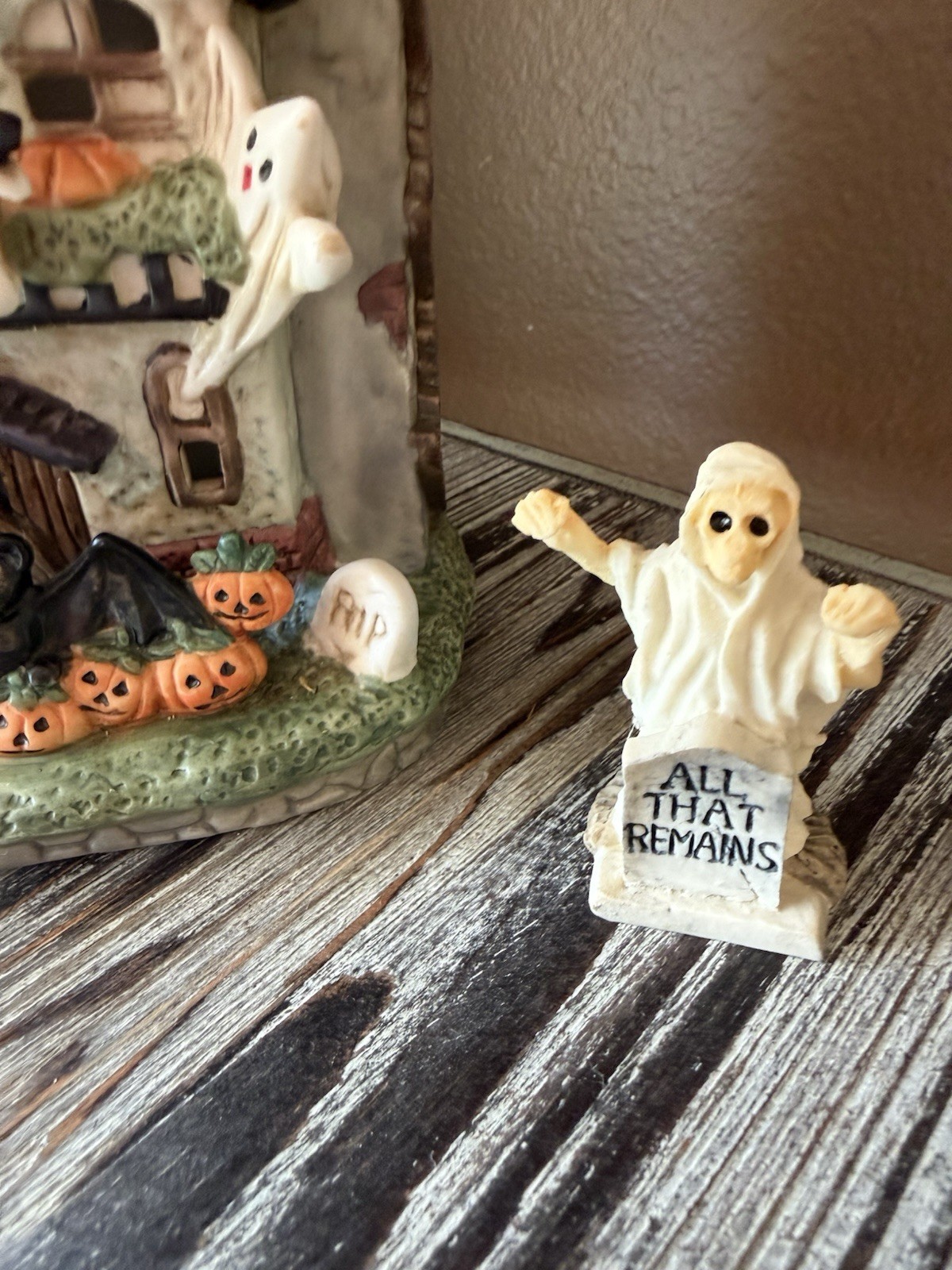Vintage Halloween Village Ghoulsville Haunted House with 2 Figurines