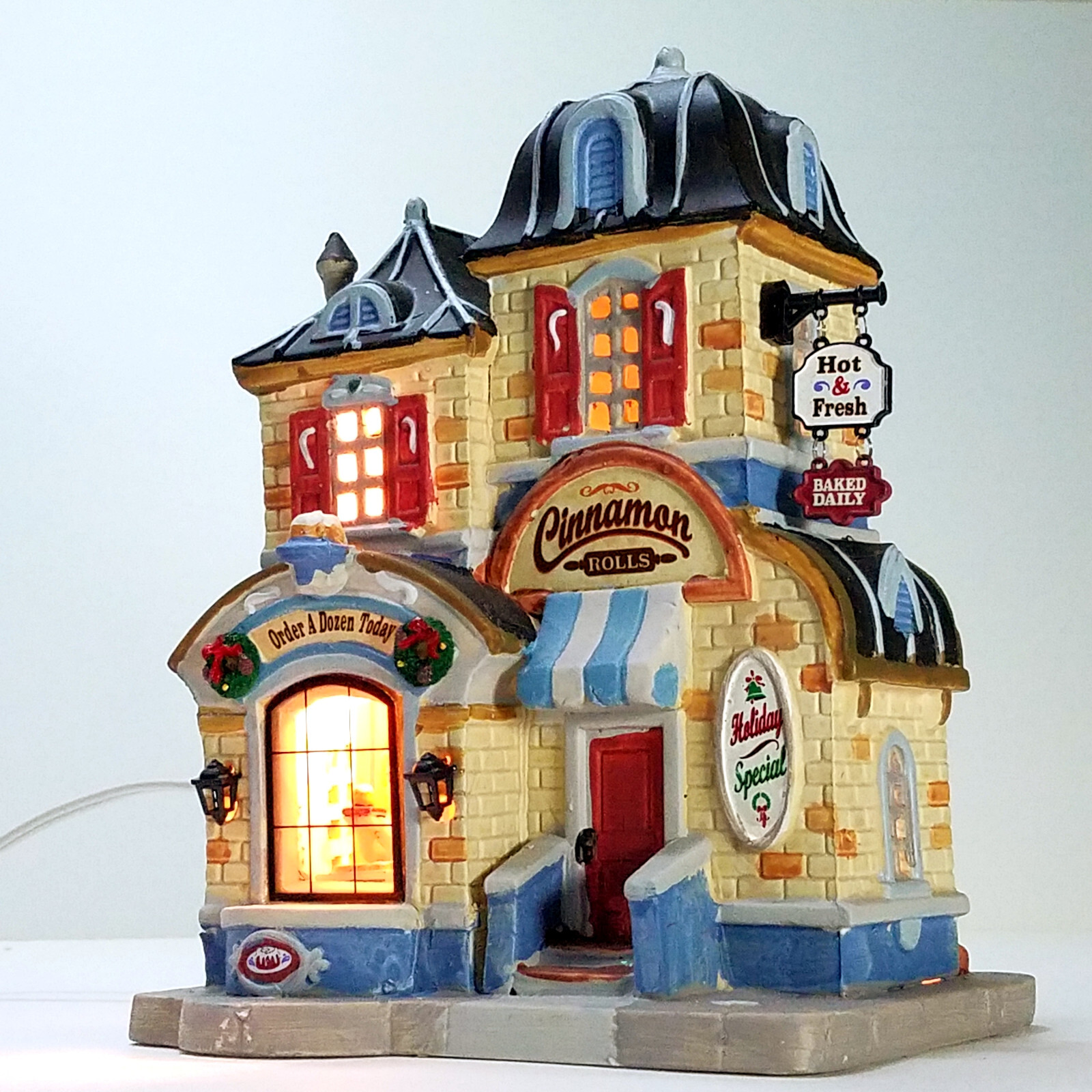 Lemax 2020 Cinnamon Roll Shop Caddington Village #05645 RF Bakery Missing Plants