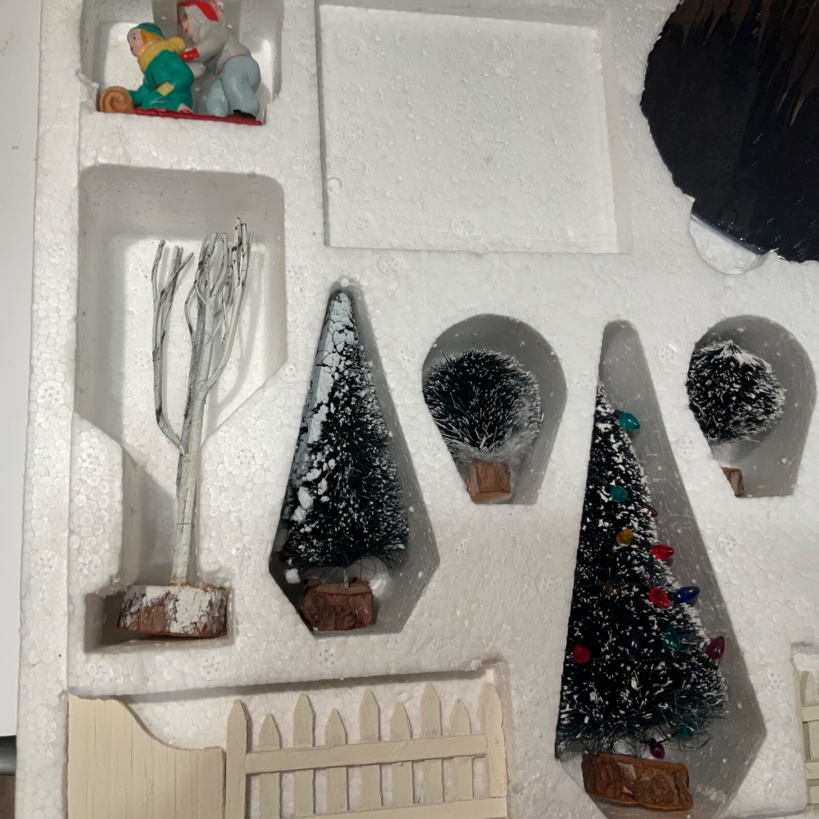 Set 25 Lemax Christmas Memories (from 26 Pc Accessory Set) village tree people
