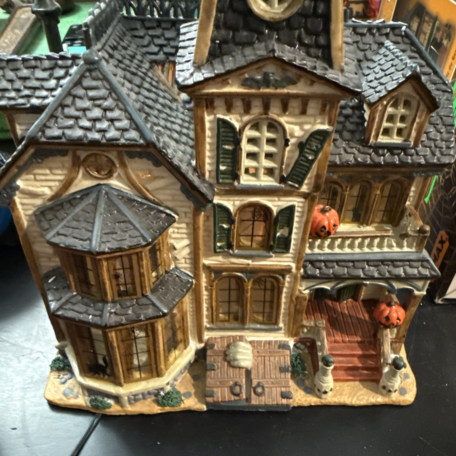 Lemax Spooky Town Greaves Manor Halloween Village Lighted Ghost House 2000 Works