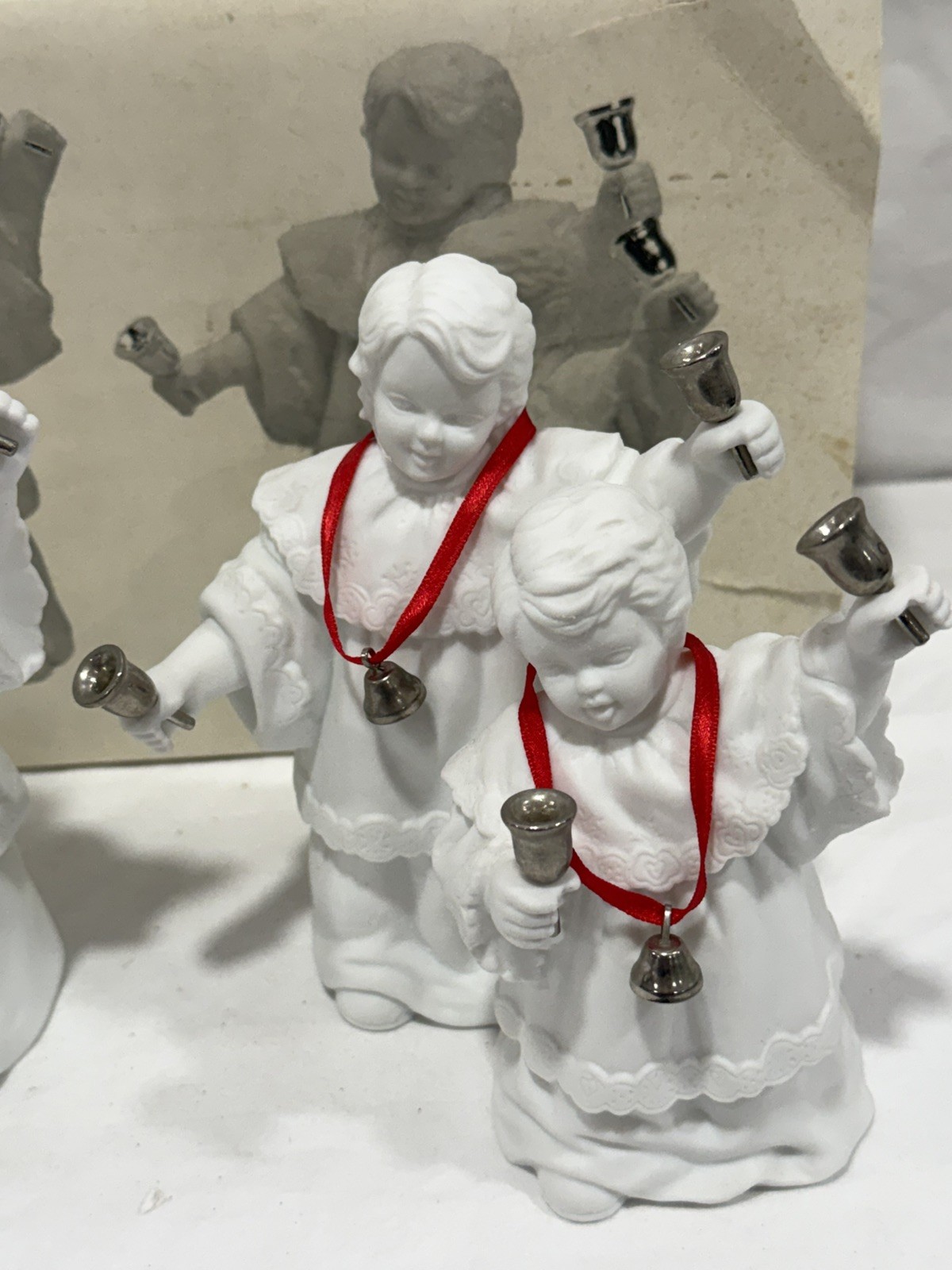 Dept 56 Winter Silhouette 1987 Caroling Bells 7798-4 White Bisque w/Bells & Box
