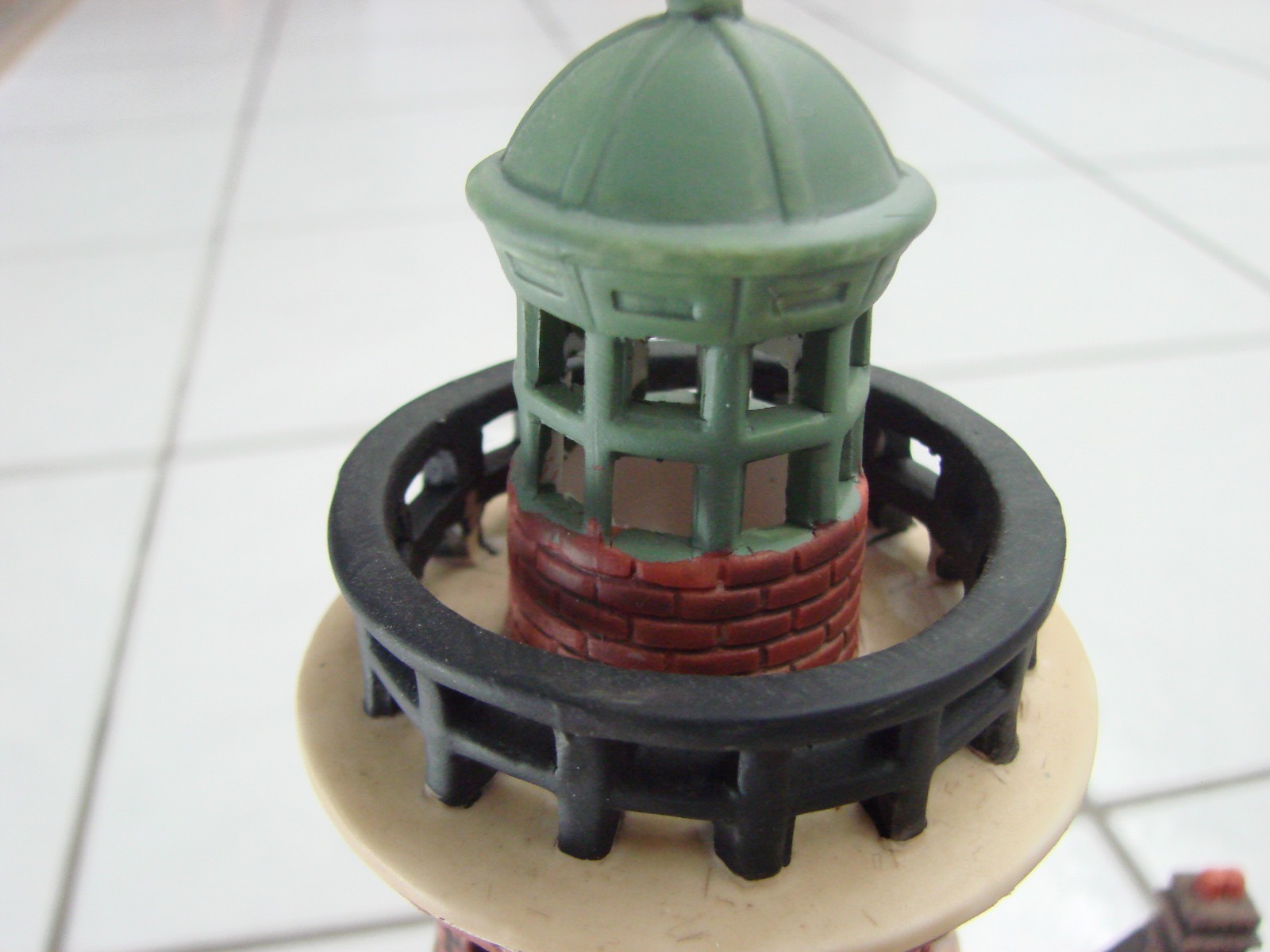 Santa’s Workbench Collection Classic Series Rocky Island Lighthouse Building