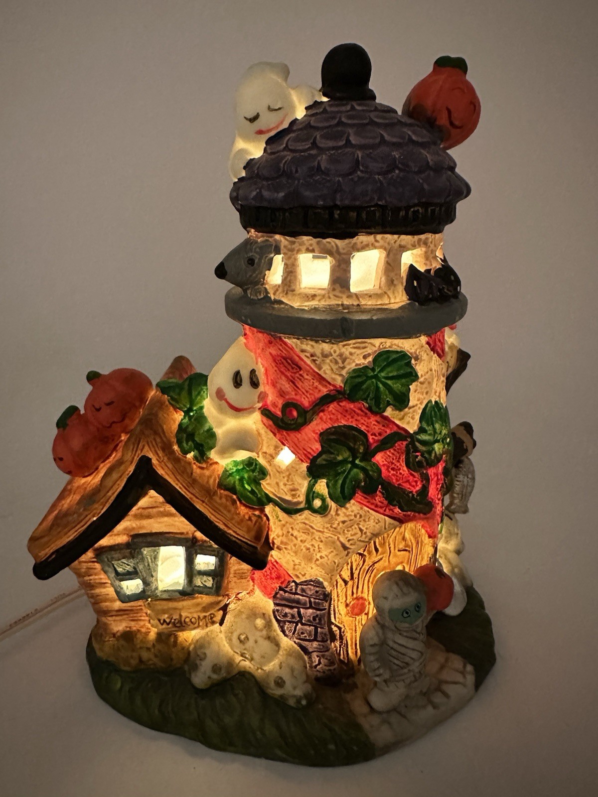 Halloween Haunted Village Ghost and Pumpkin Lighted House No Box