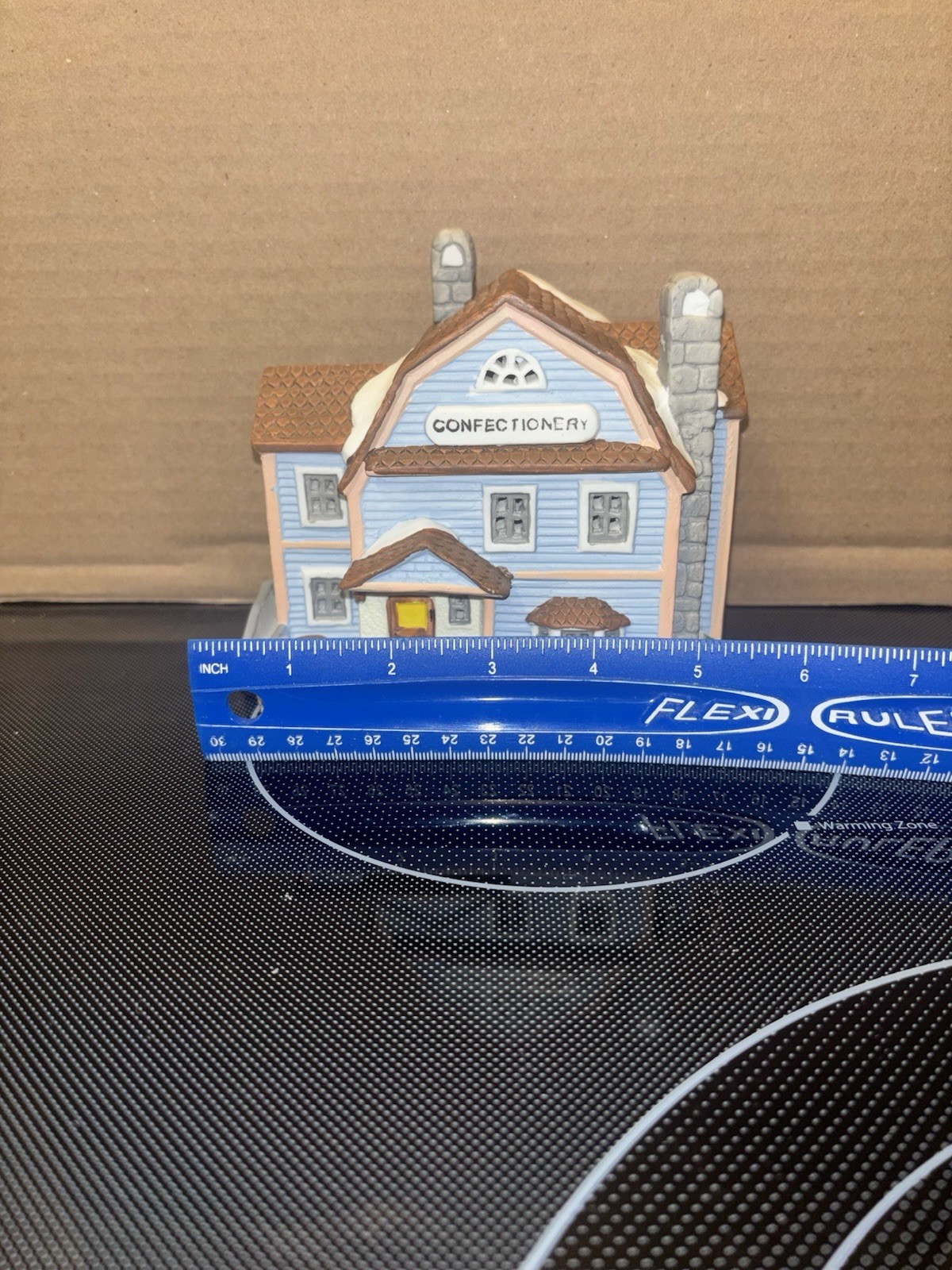 Lemax Plymouth Corners Confectionery 1993 Porcelain Lighted 5” Village House Box