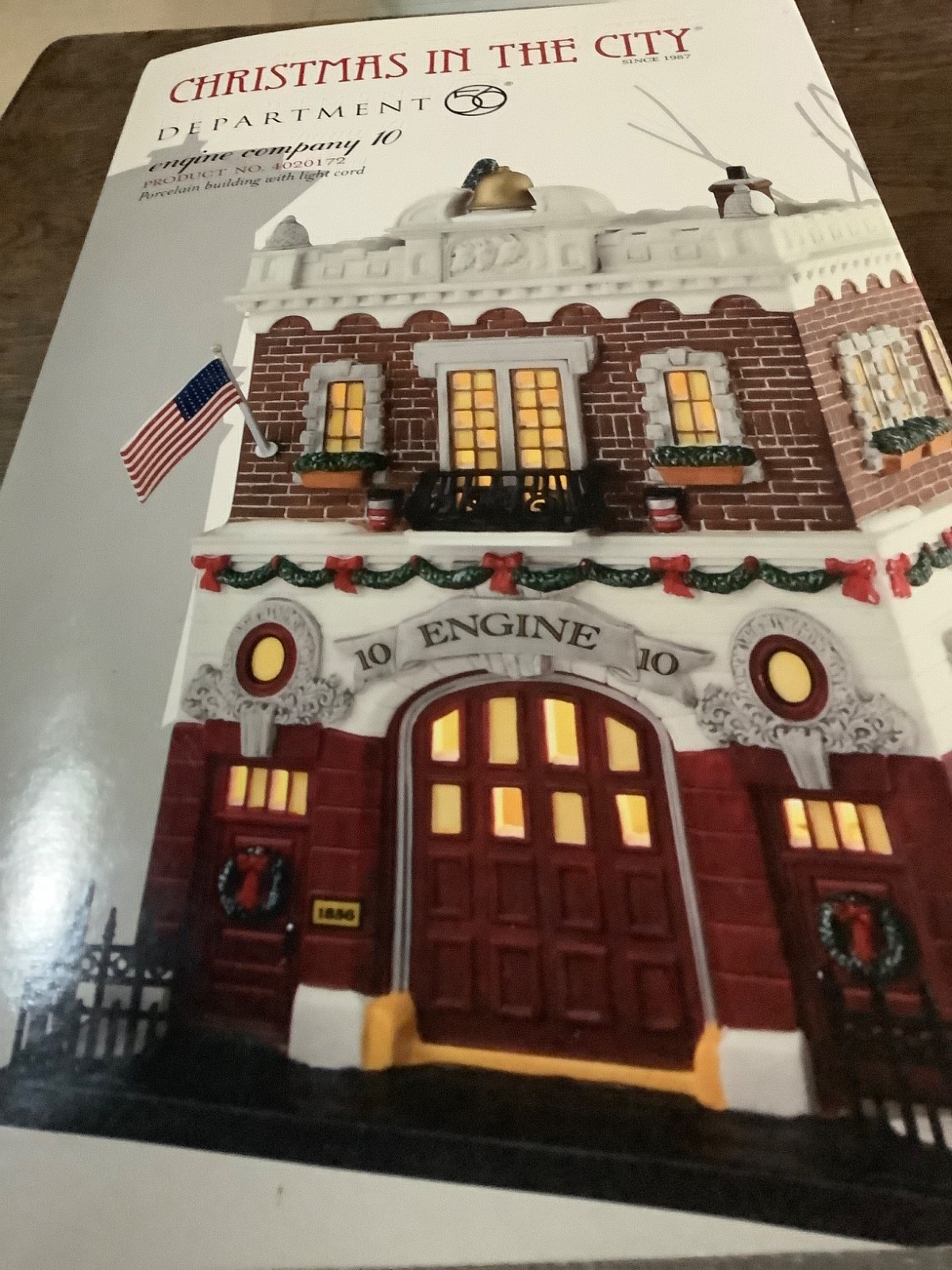 Dept 56 Christmas In The City Engine Company 10 4020172 W/ Box Includes Light