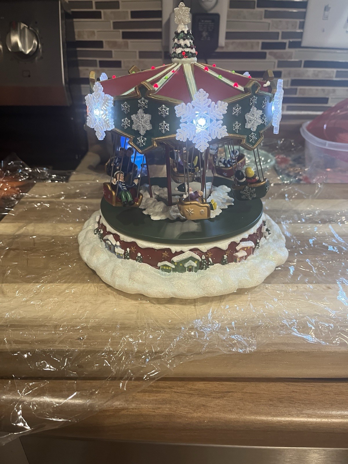 Hawthorne Village Christmas Carnival Merry Go Round Thomas Kinkade