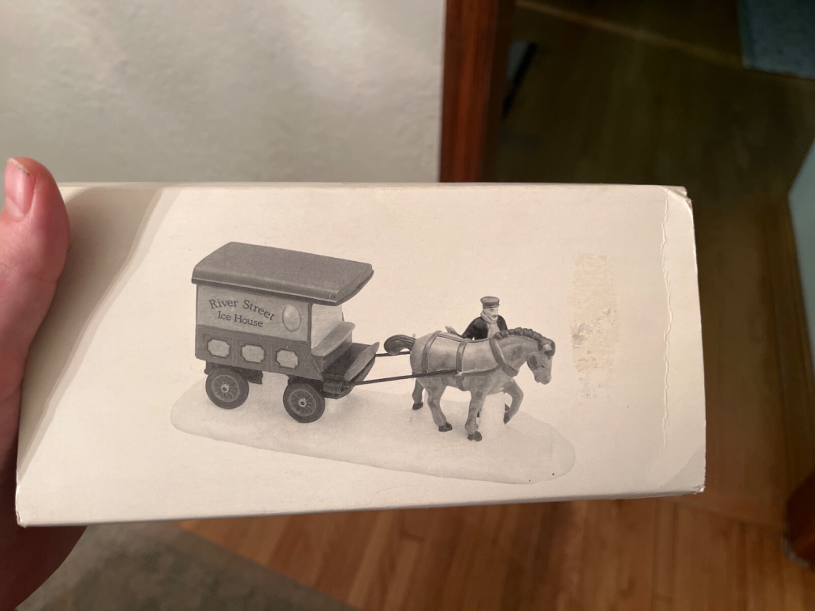 Dept 56 Christmas in the City – River Street Ice House Cart #59595 – EUC