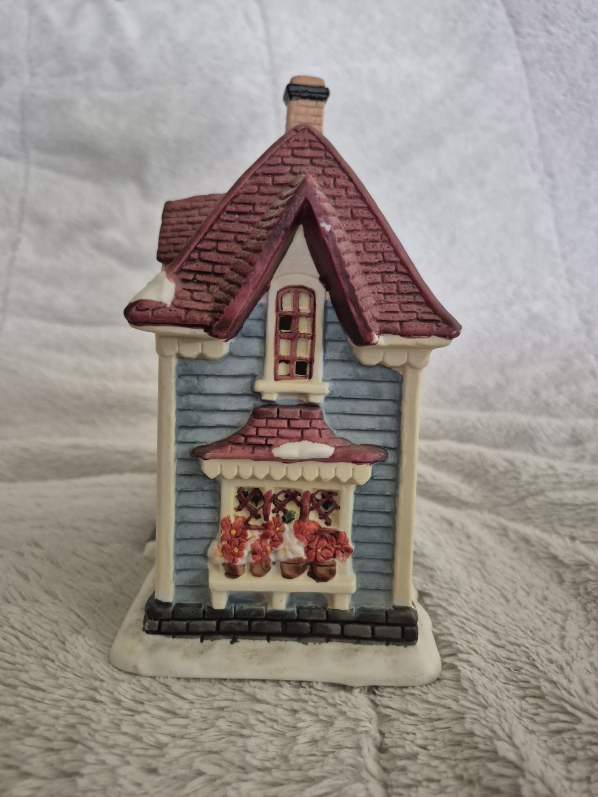 Victorian Village Collectibles 1996 Village Gardener Porcelain Lighted House