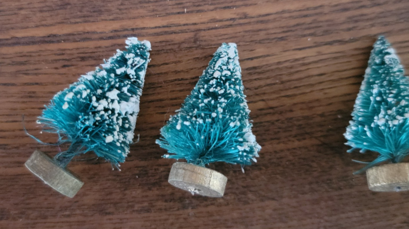 Vintage Bottle Brush 1.5 inch Trees Flocked with Wood Bases Lot of 5 Germany