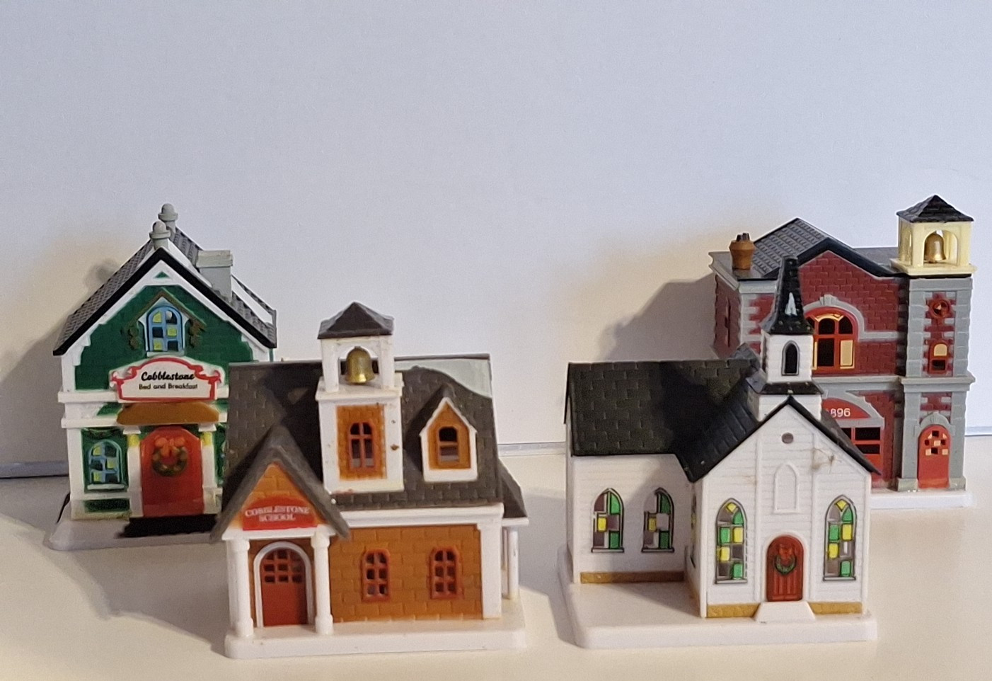 4 Cobblestone Corners Minatures, Church, School, B & B, Firehouse L.E.D. B.O.