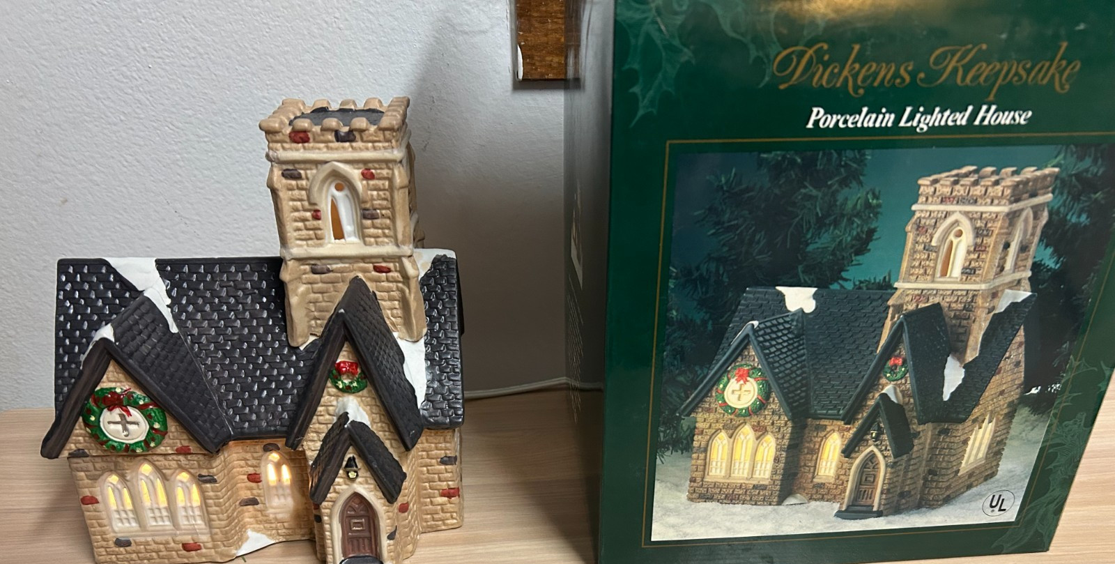 Dickens Keepsake Porcelain Lighted House w/ Box 1994 – Church